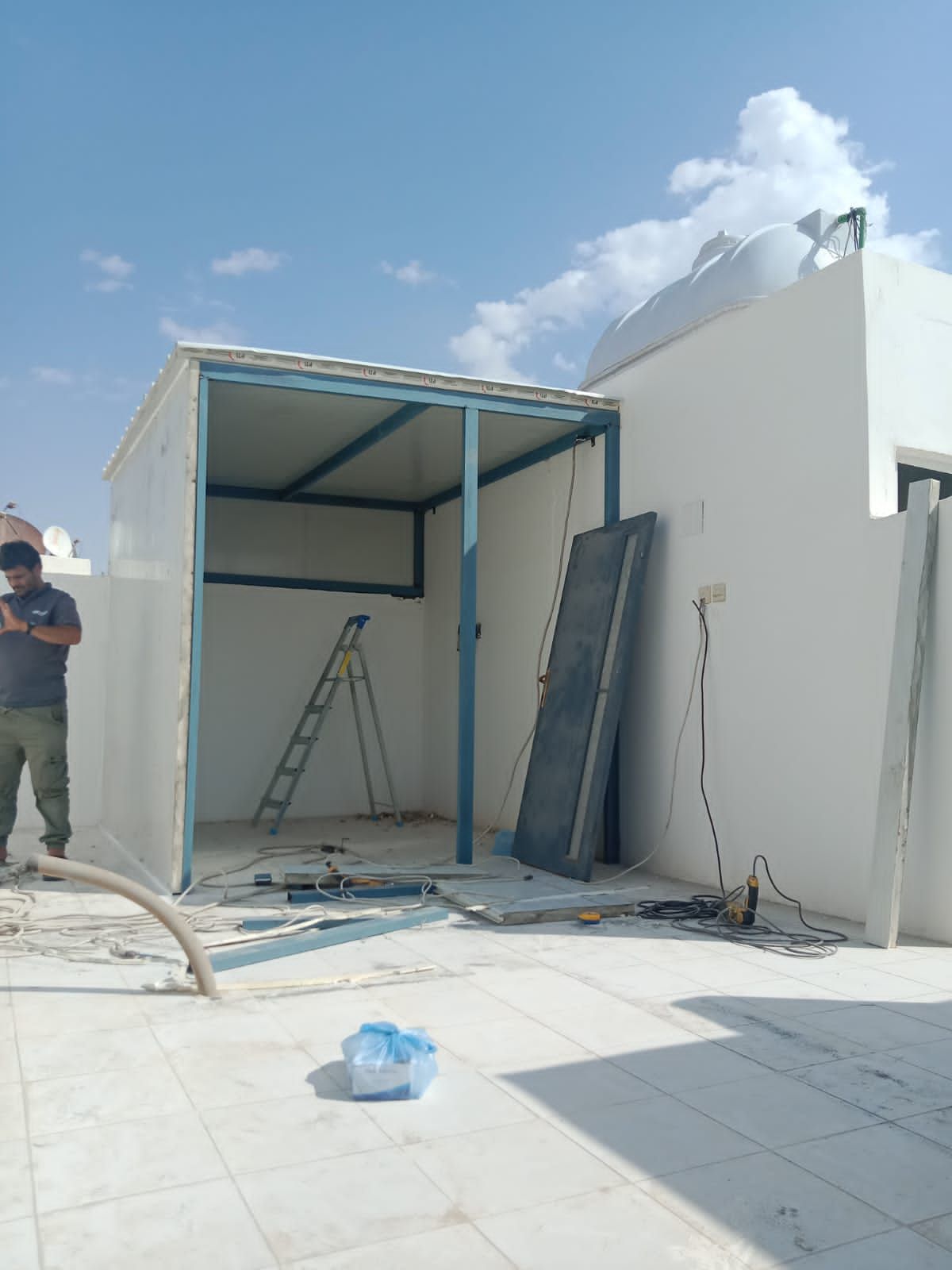 حداد سندويتش بنل بناء ملاحق