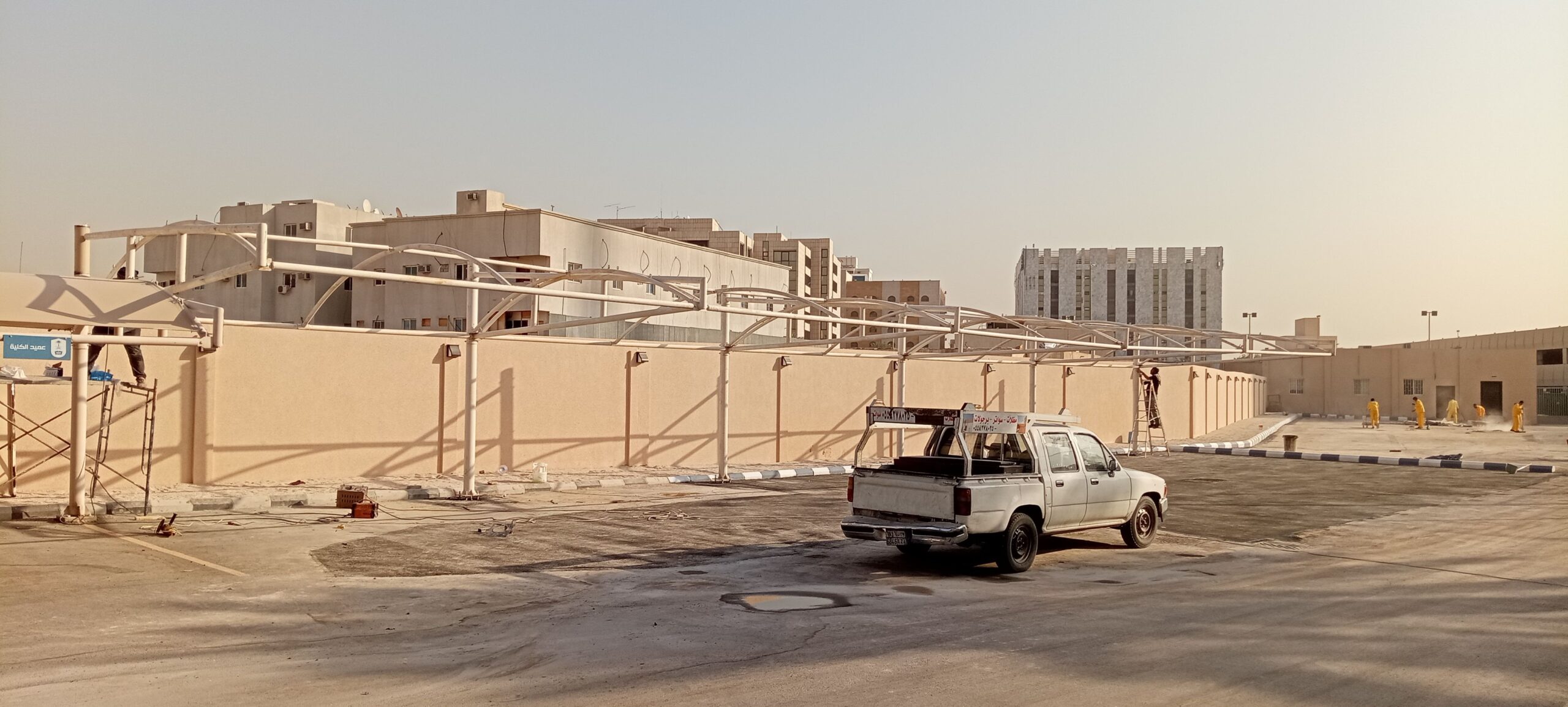 مضلات وسواتر وجلسات وهناجر مستودعات ساندويش بانل و