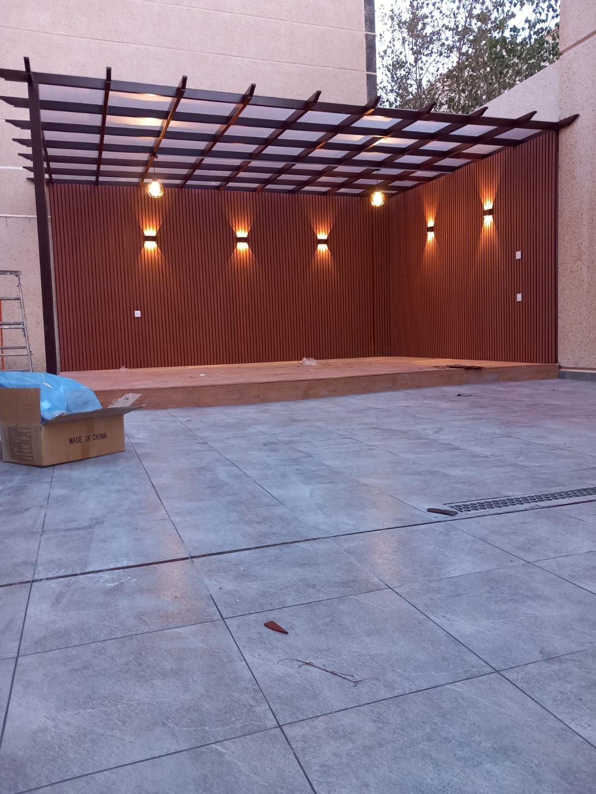 تنسيق حدائق وبناء مجالس