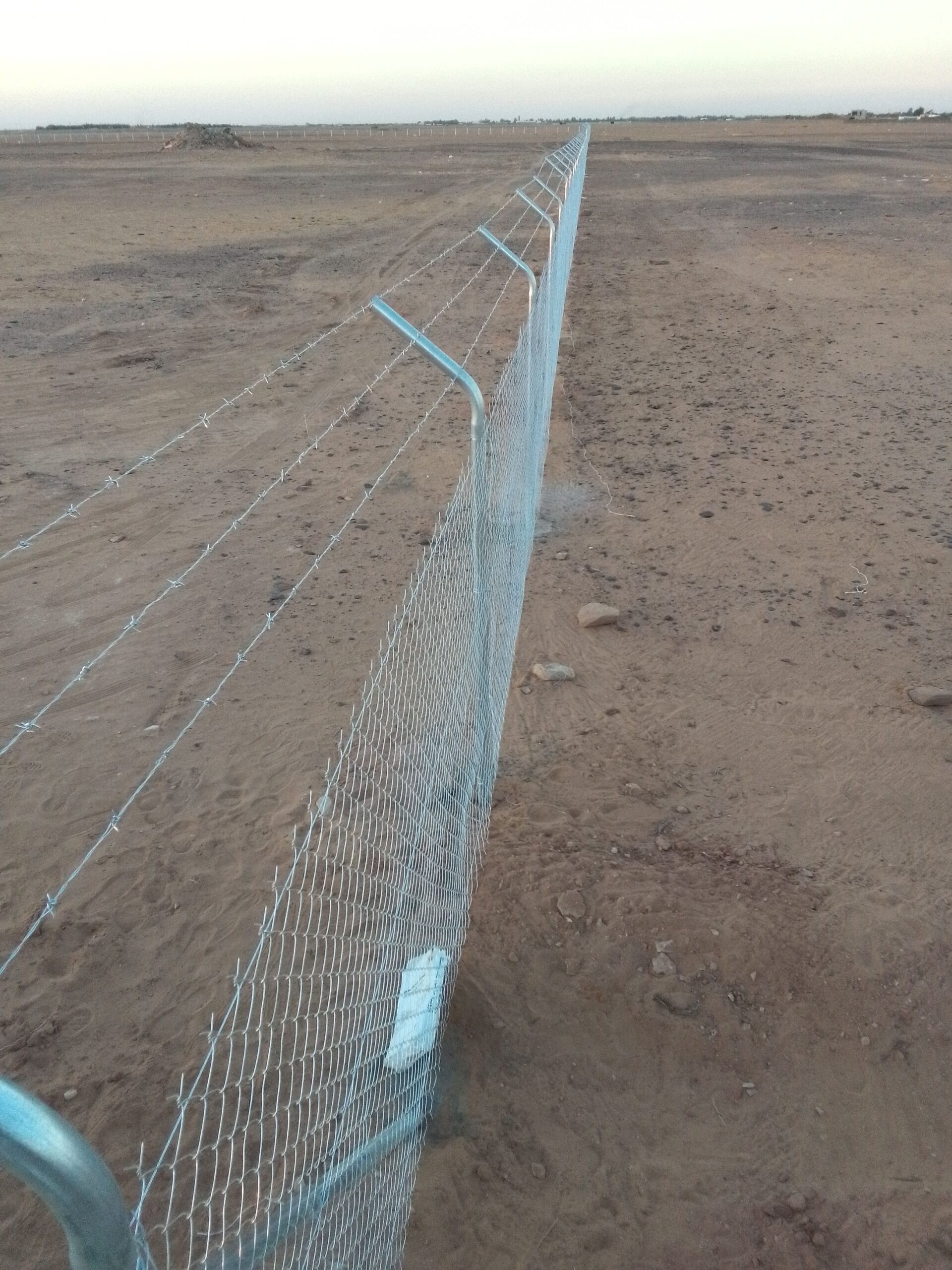 توريد وتركيب شبوك مزارع كسارات وستراحات وغيرها من