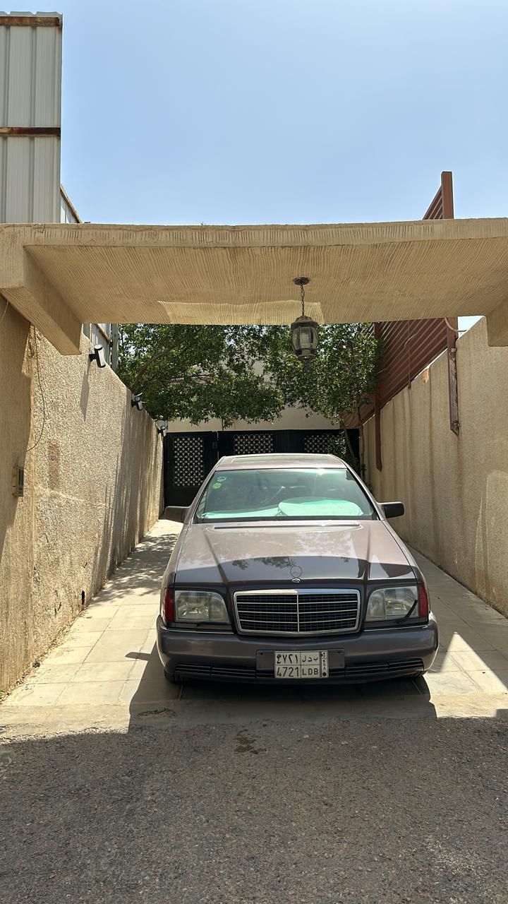 مضلات وسواتر وجلسات وهناجر مستودعات ساندويش بانل و