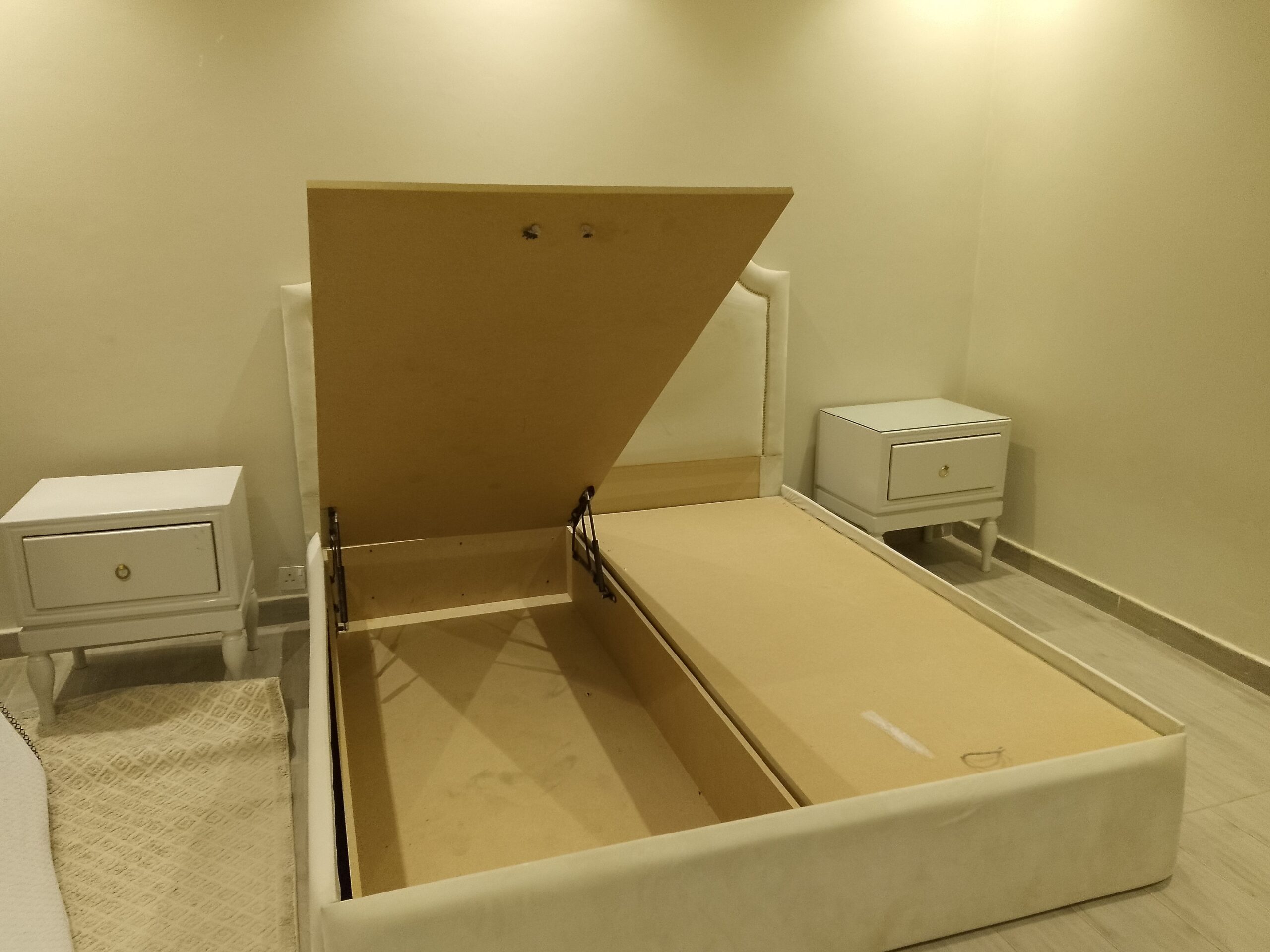 نشتري الأثاث المستعمل والجديد