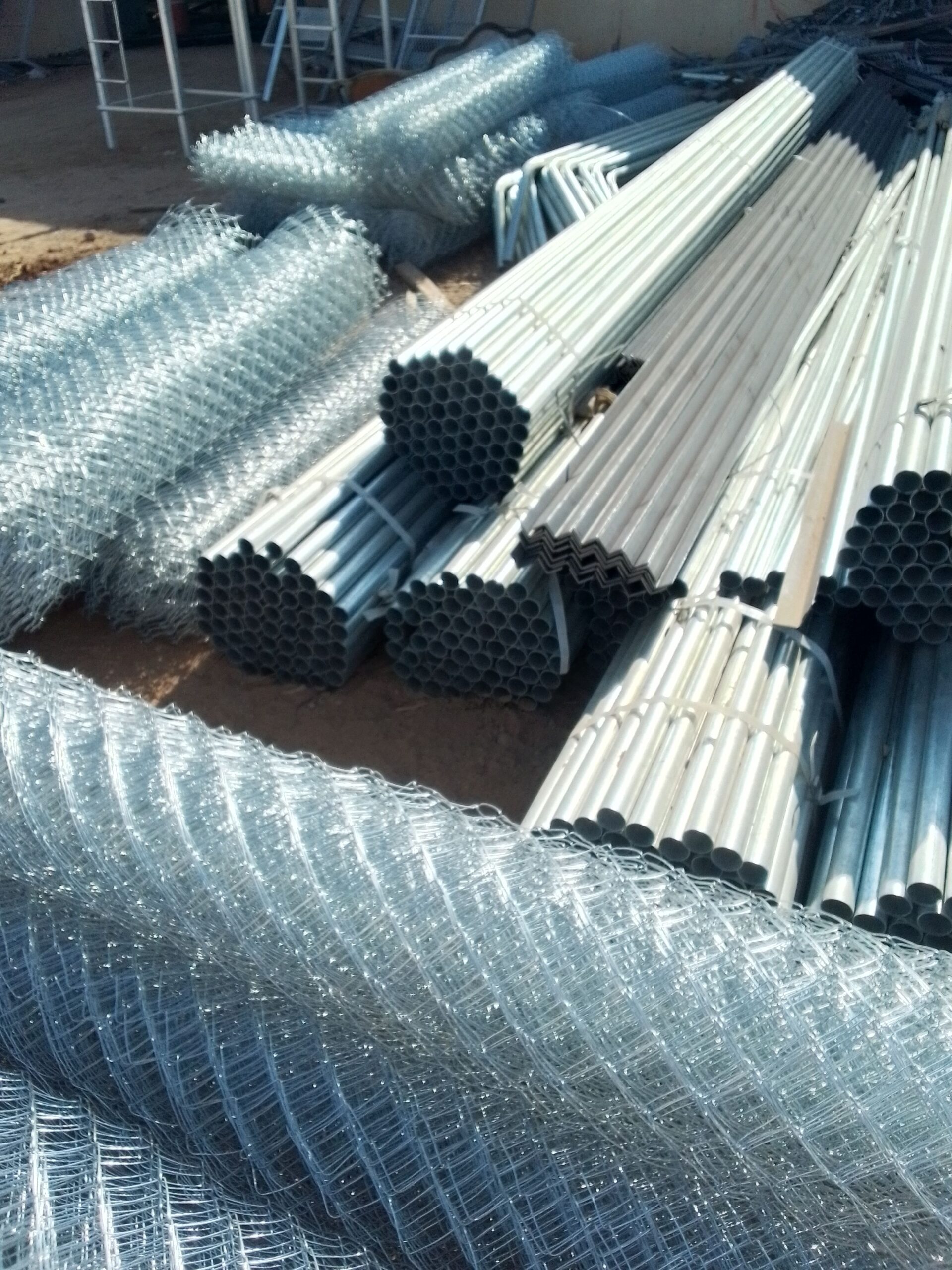 توريد وتركيب شبوك مزارع كسارات وستراحات وغيرها من