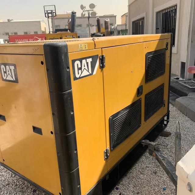 يوجد لدينا مولدات كهربائيه للبيع أو للإيجار كاتم ل