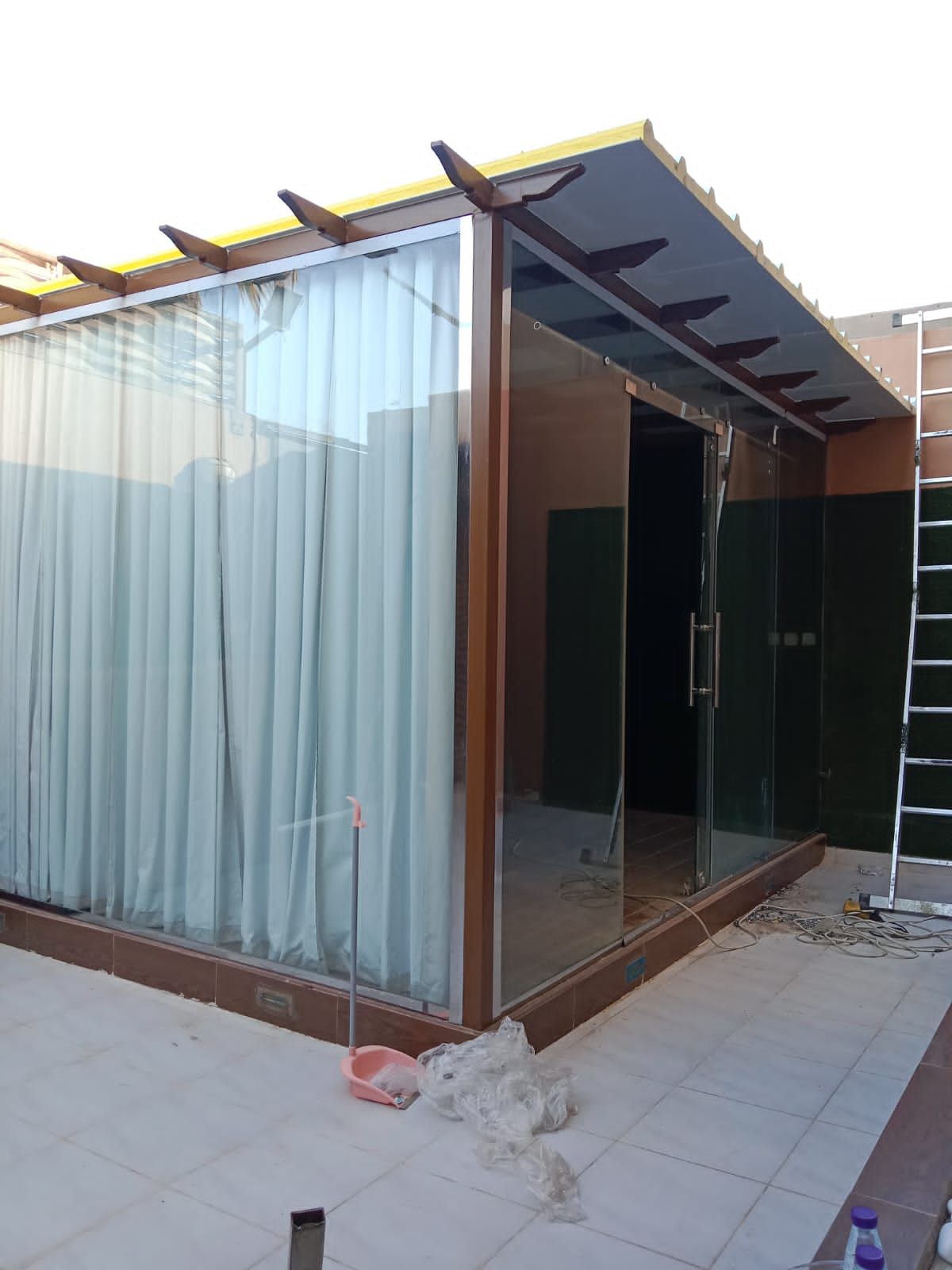 حداد سندويتش بنل بناء ملاحق