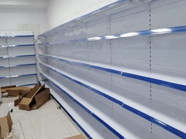 يوجد لدينا جميع انواع رفوف سوبر ماركت رفوف مستودعا