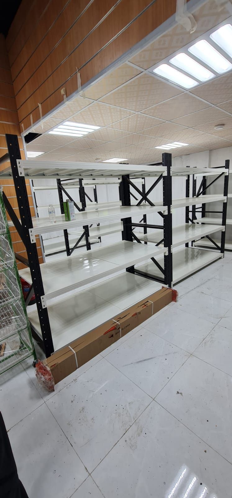 رفوف ودواليب مستودعات