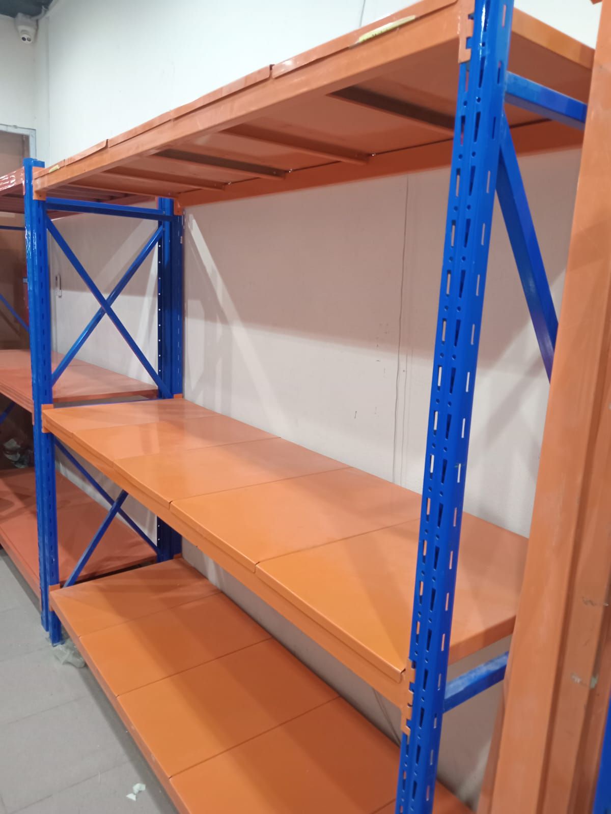 رفوف مستودع اوبقاله جميع انواع الرفوف