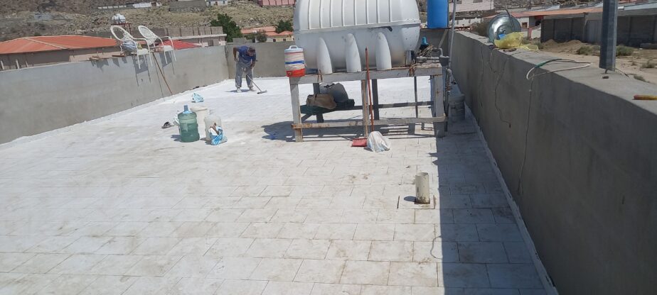 معلم بلاط