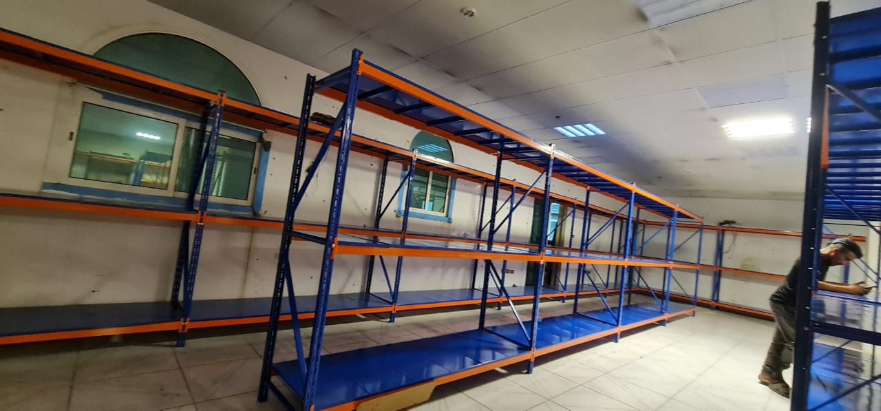 رفوف ودواليب مستودعات