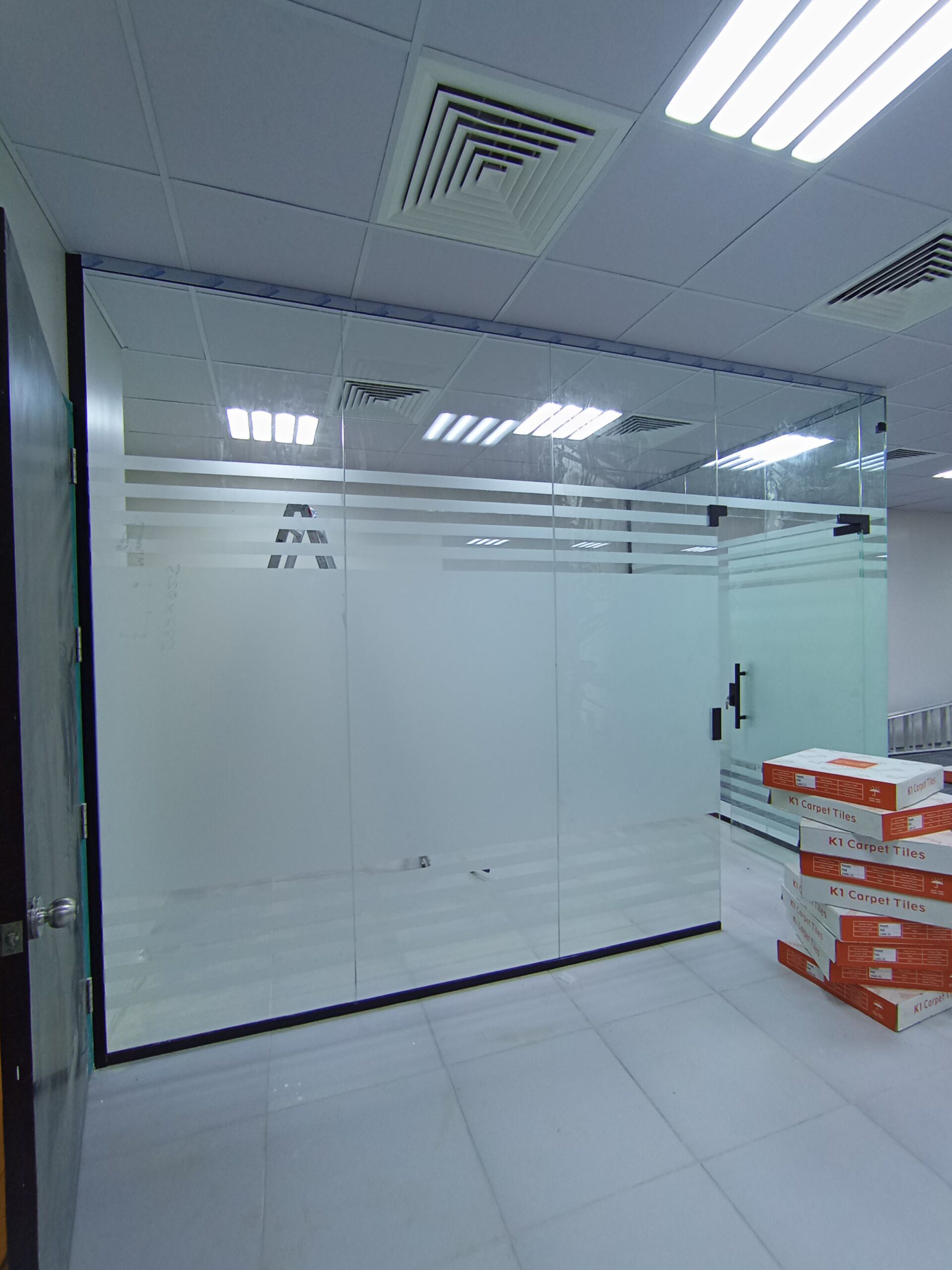 زجاج سكريت مرمل وشفاف في المنطقة الشرقية 053530813