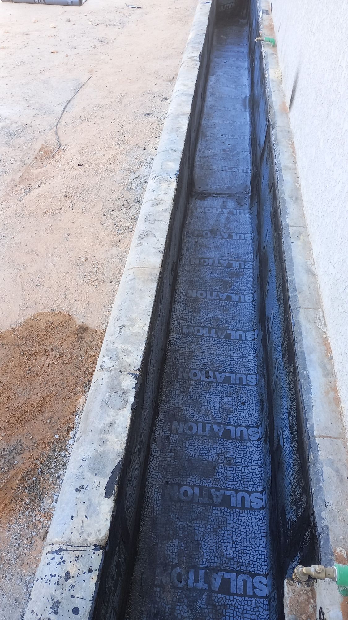 تركيب العوازل المائيه