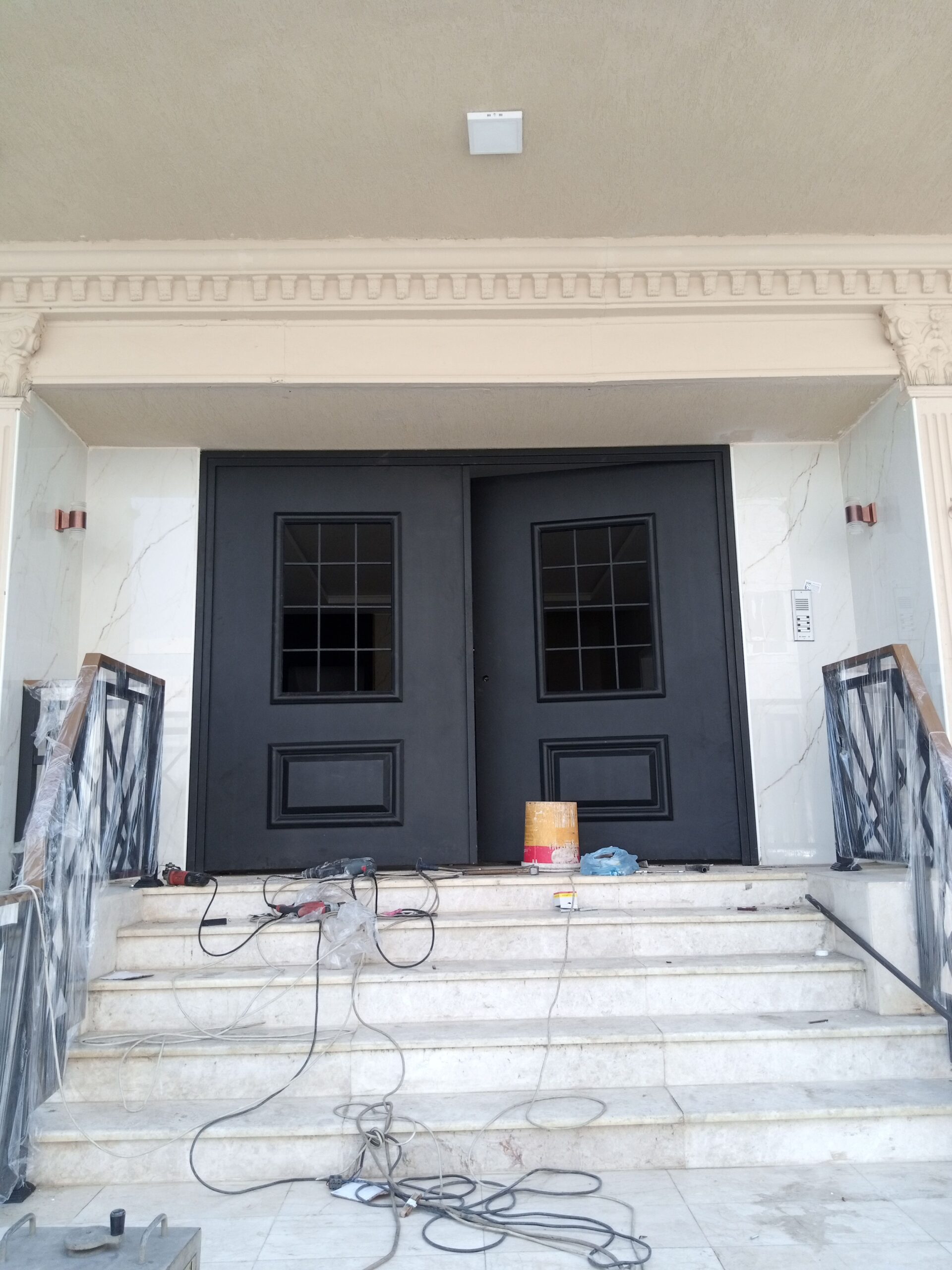 باب حديد شبابيك درابزين حديد شبابيك المنيوم واستيل