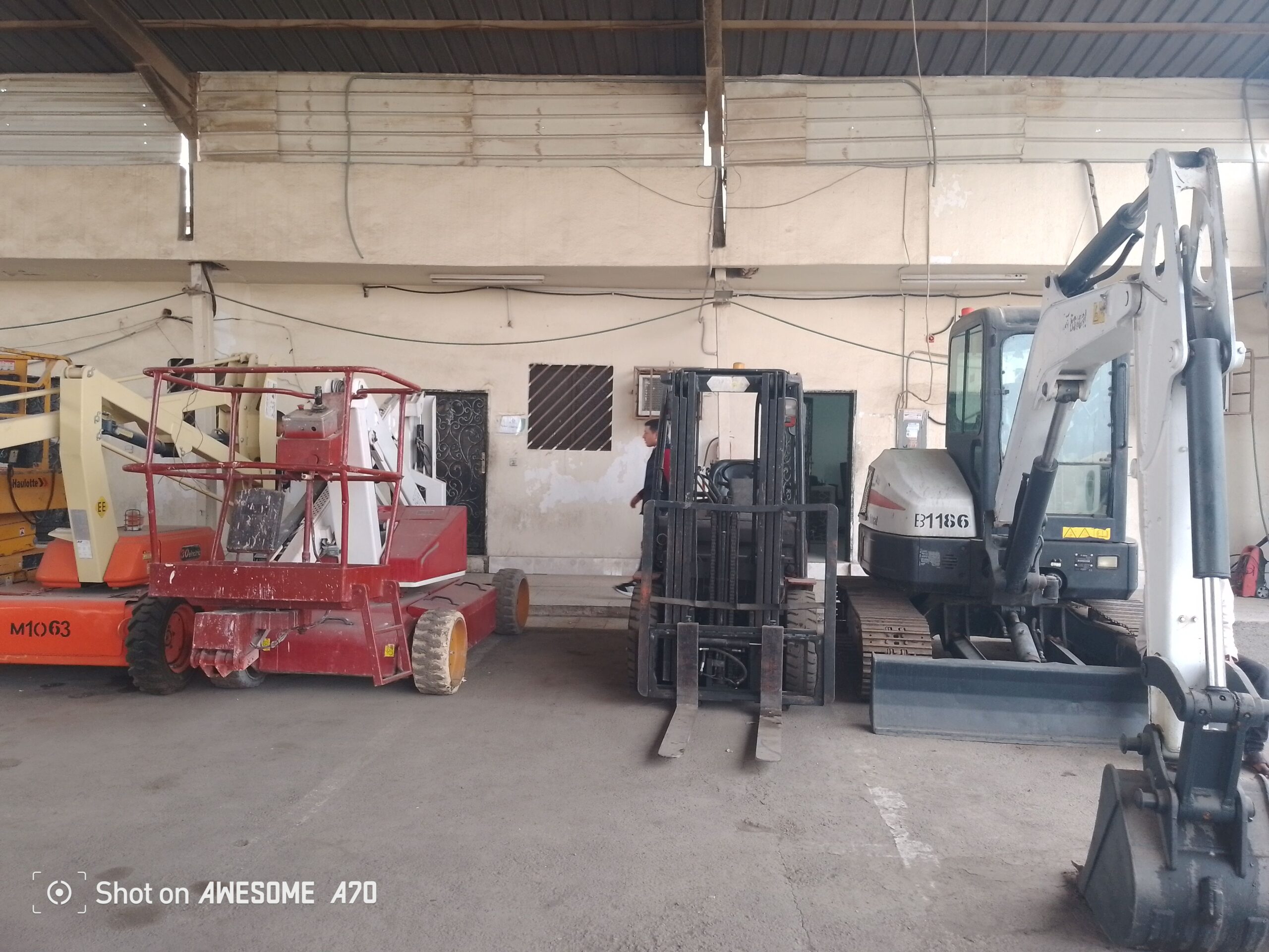 فوركليفت للايجار يومي وشهري جميع الأحجام