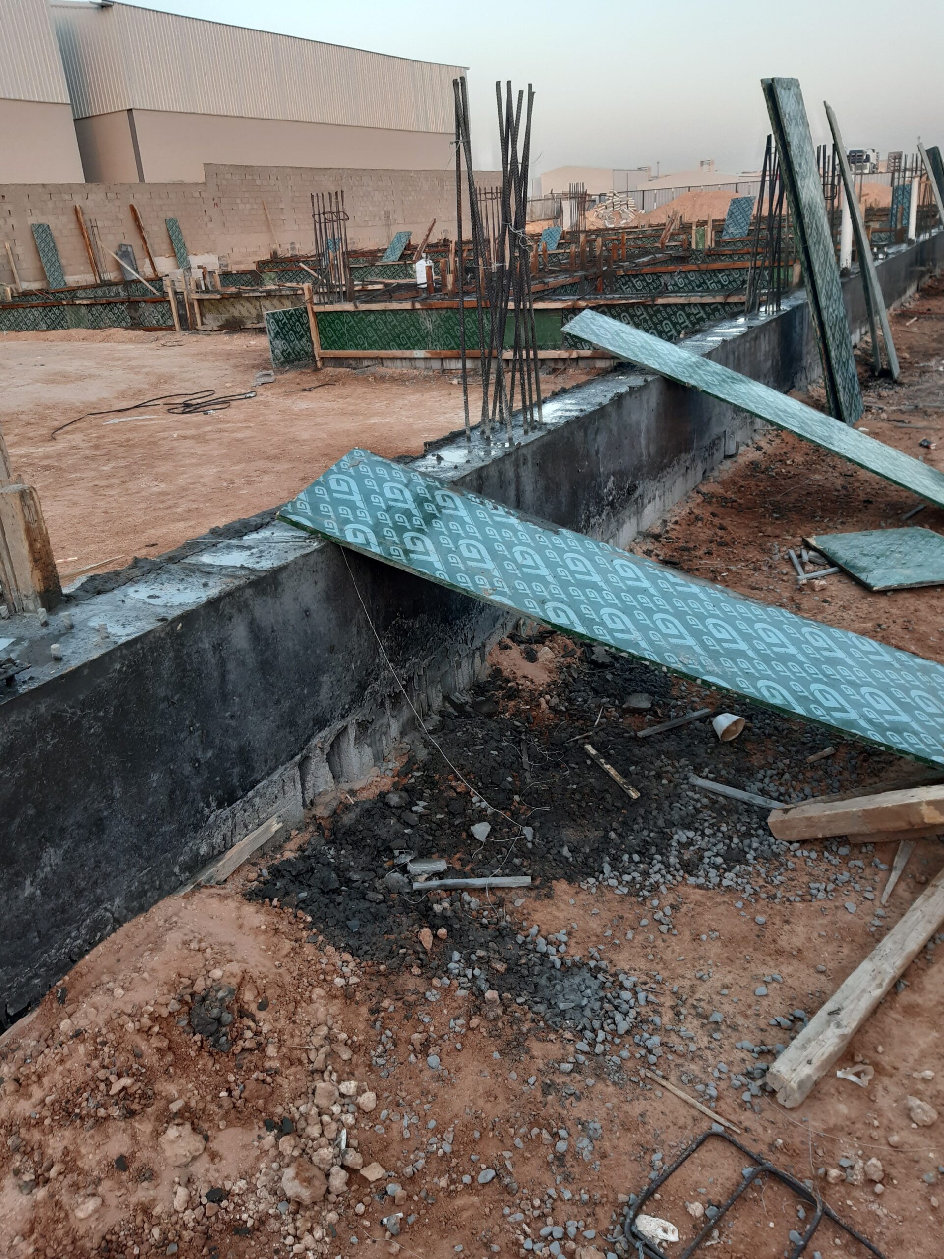 مقاول ملاحق