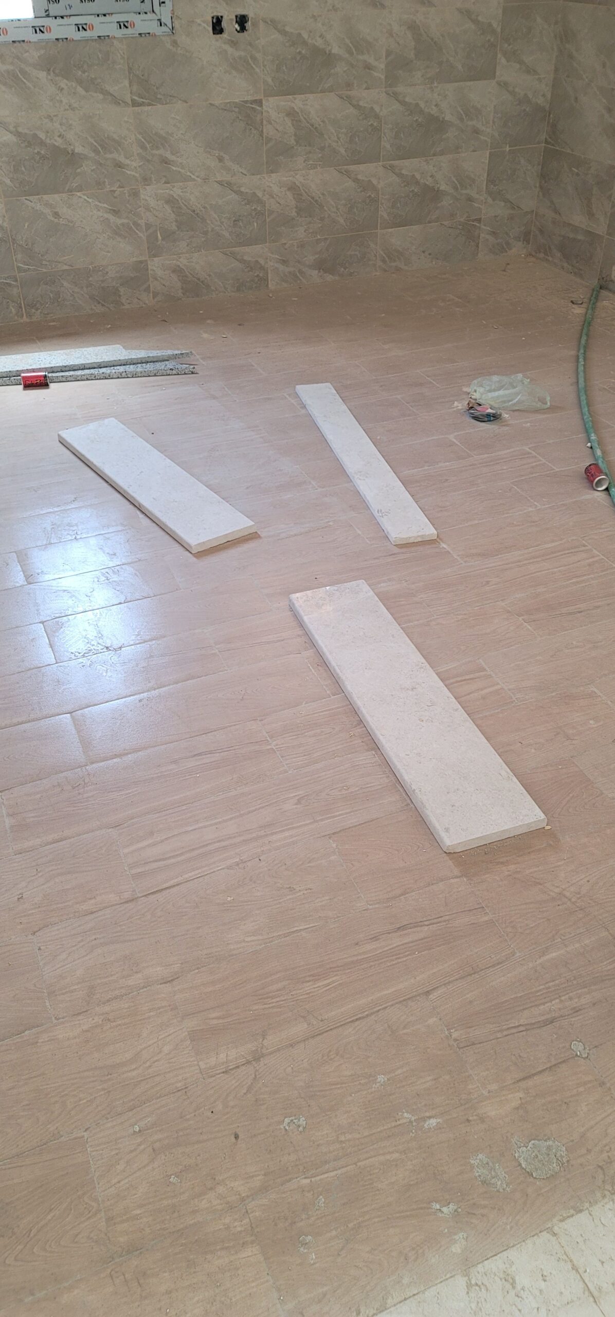 مبلط معلم بلاط سيرميك بورسلان