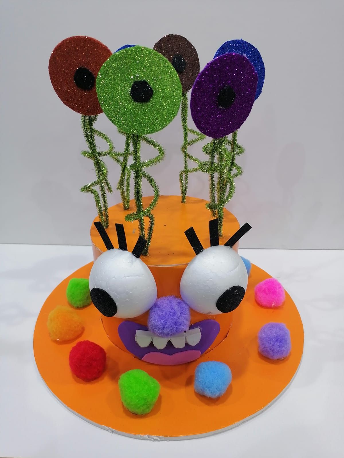 مجسمات ومشاريع مدرسية وجامعية