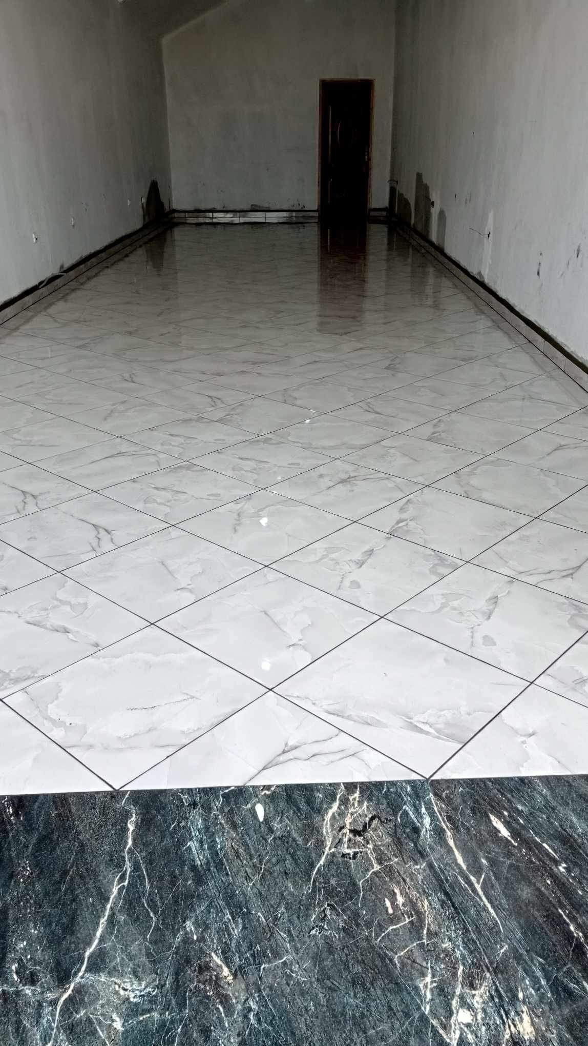 النسيم الغرب والشرق