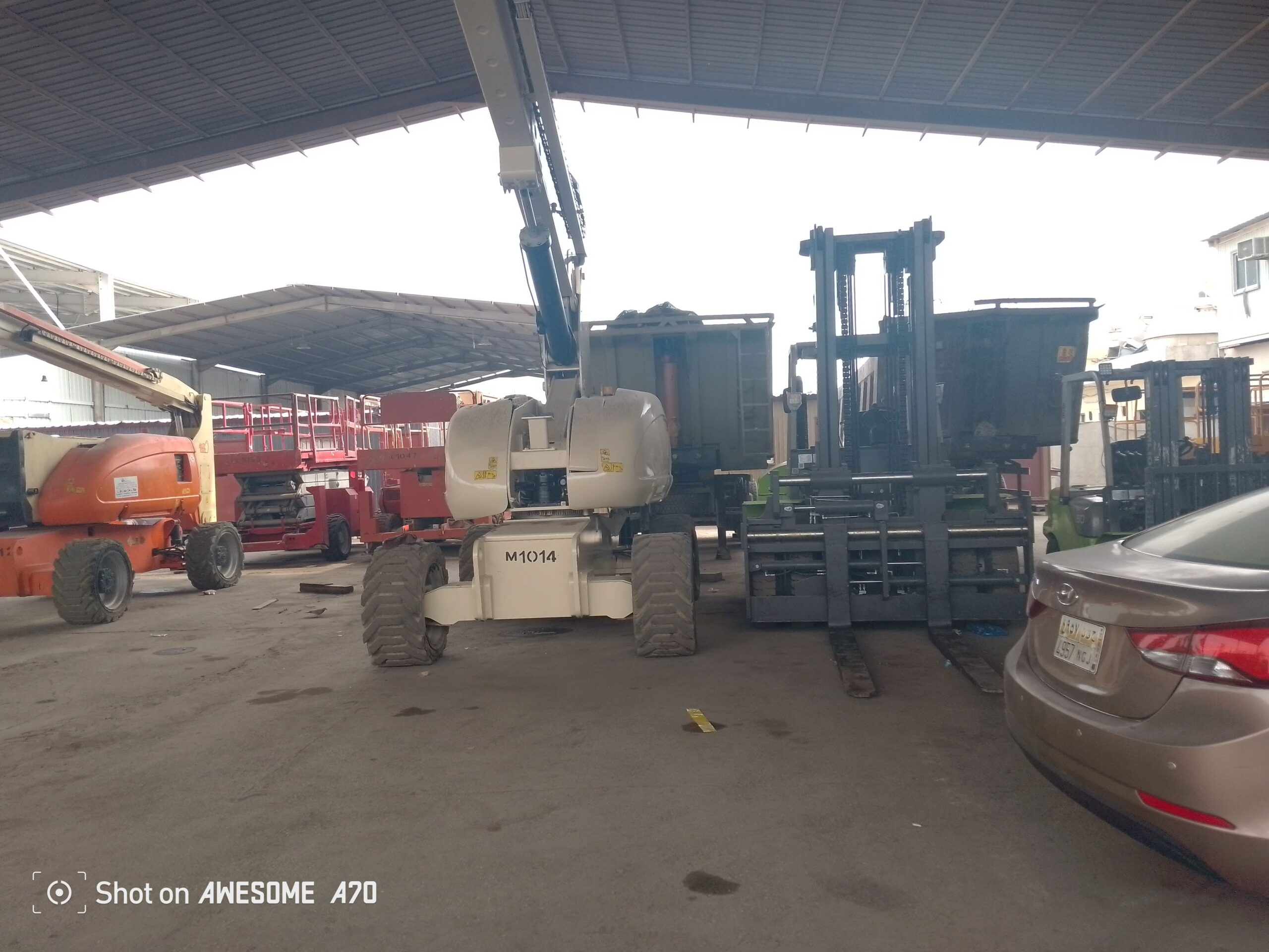 فوركليفت للايجار يومي وشهري جميع الأحجام