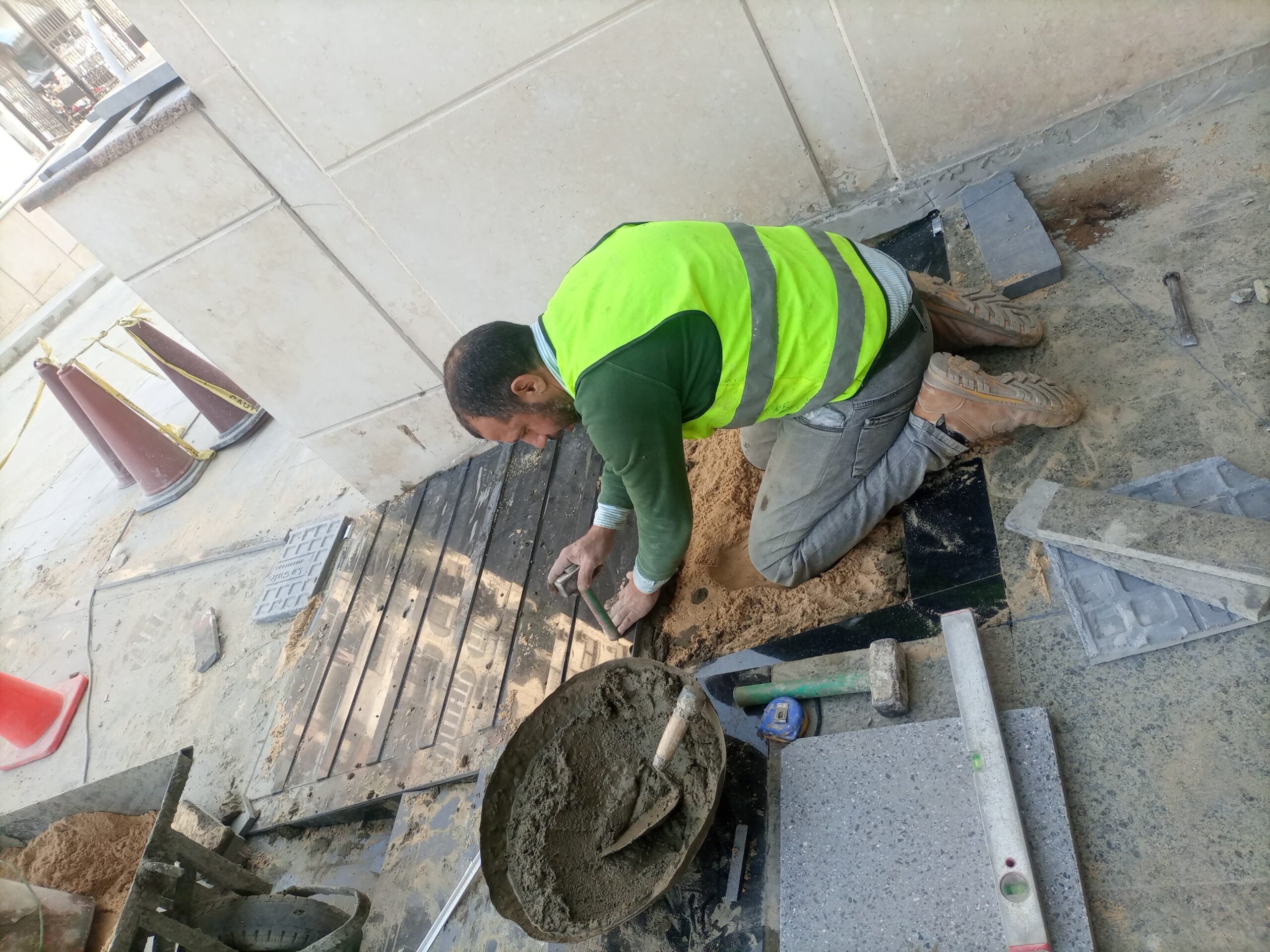 مبلط مصرى سراميك بورسلين ورخام جميع المقاسات وباسع