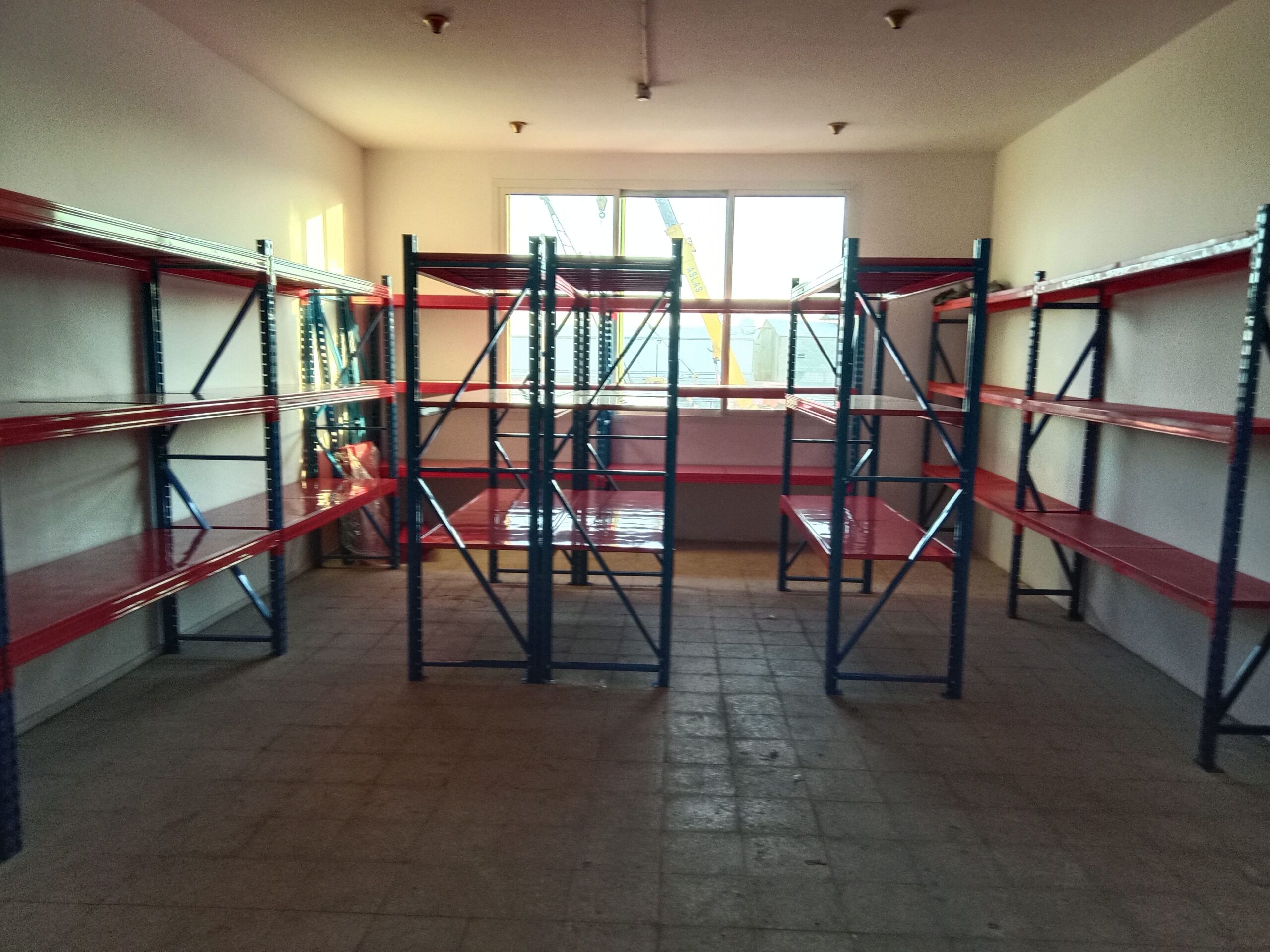 رفوف تخزين مستودعات وبقاله