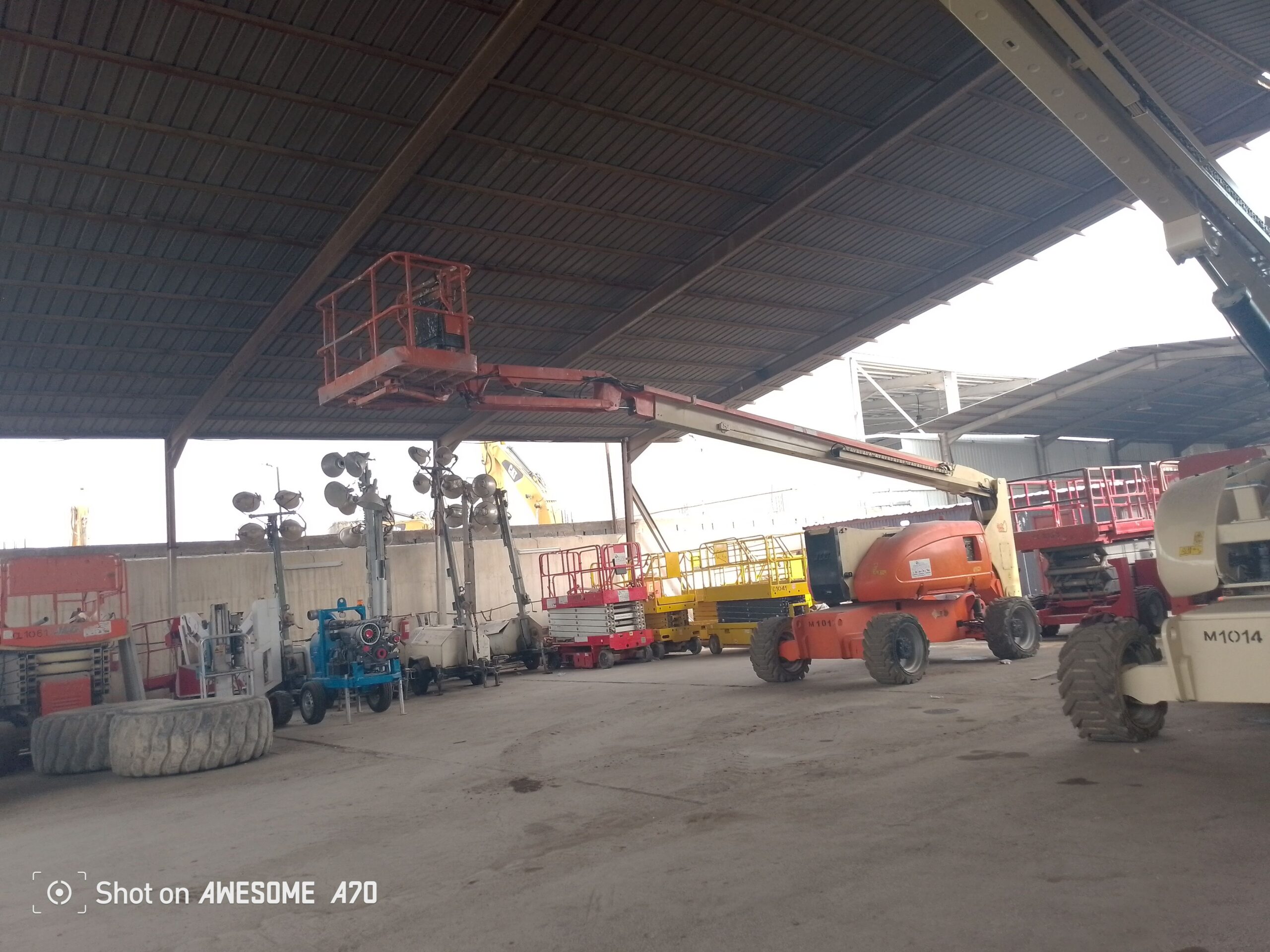 فوركليفت للايجار يومي وشهري جميع الأحجام