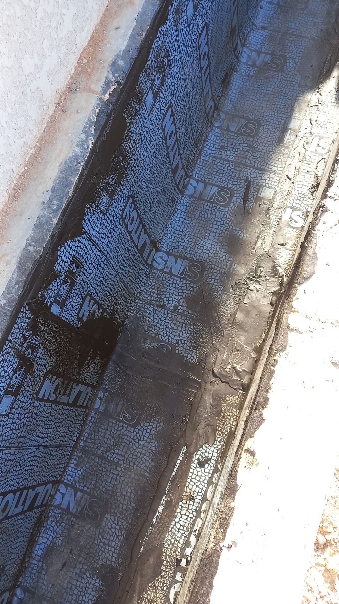 تركيب العوازل المائيه