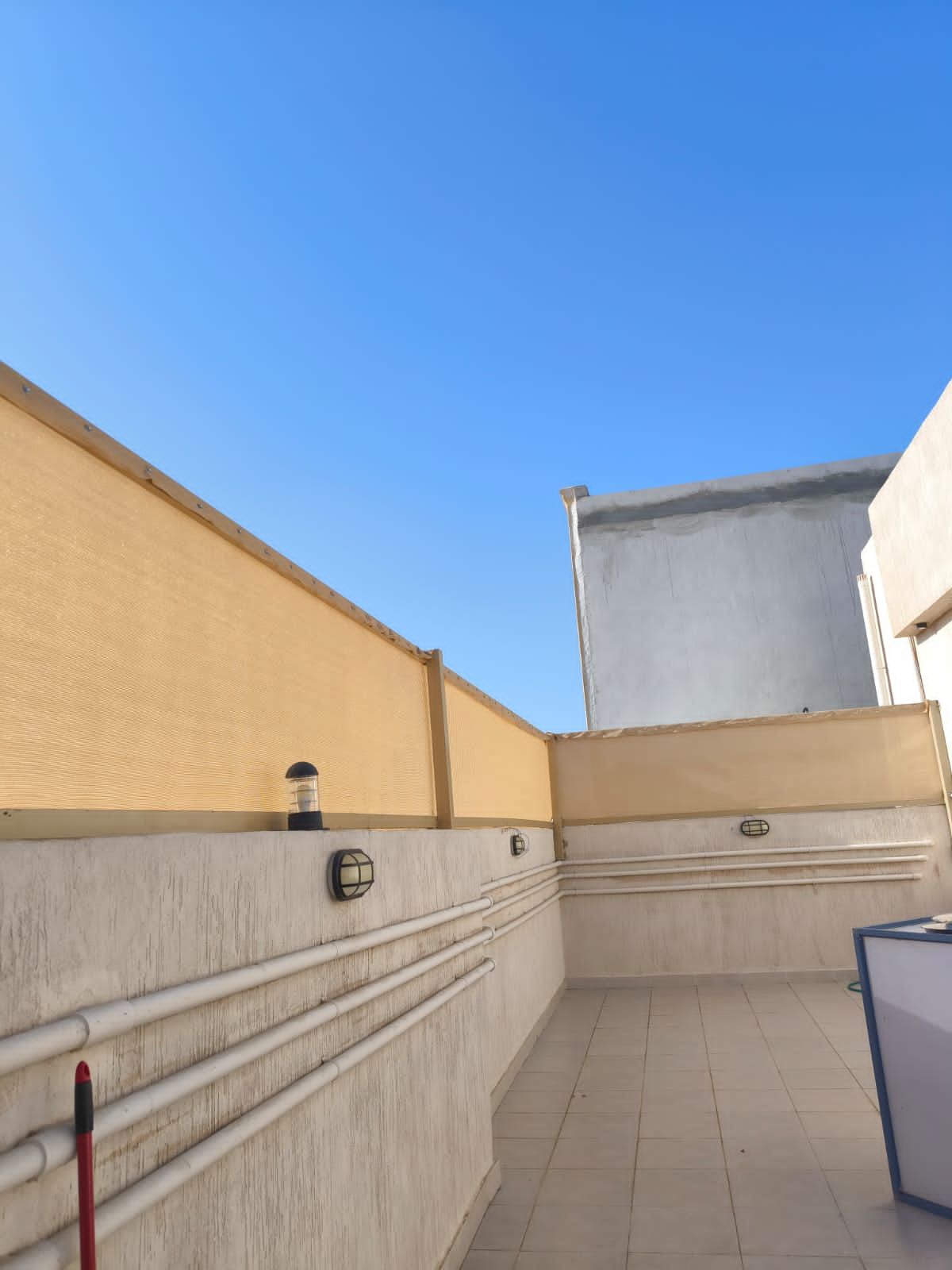 مظلات سيارات سواتر هناجر مستودعات بيوت شعر قرميد