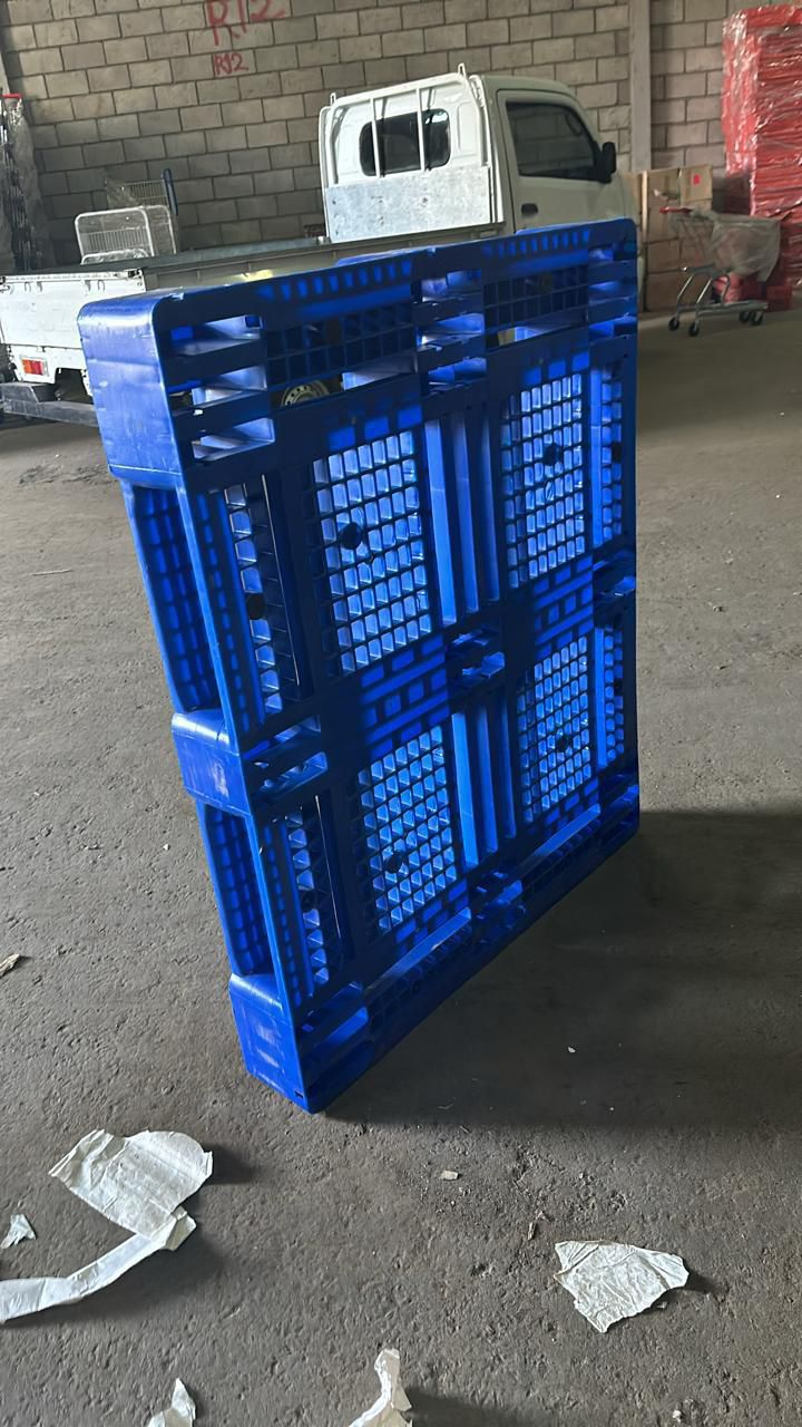 رفوف تخزين مستودعات وبقاله