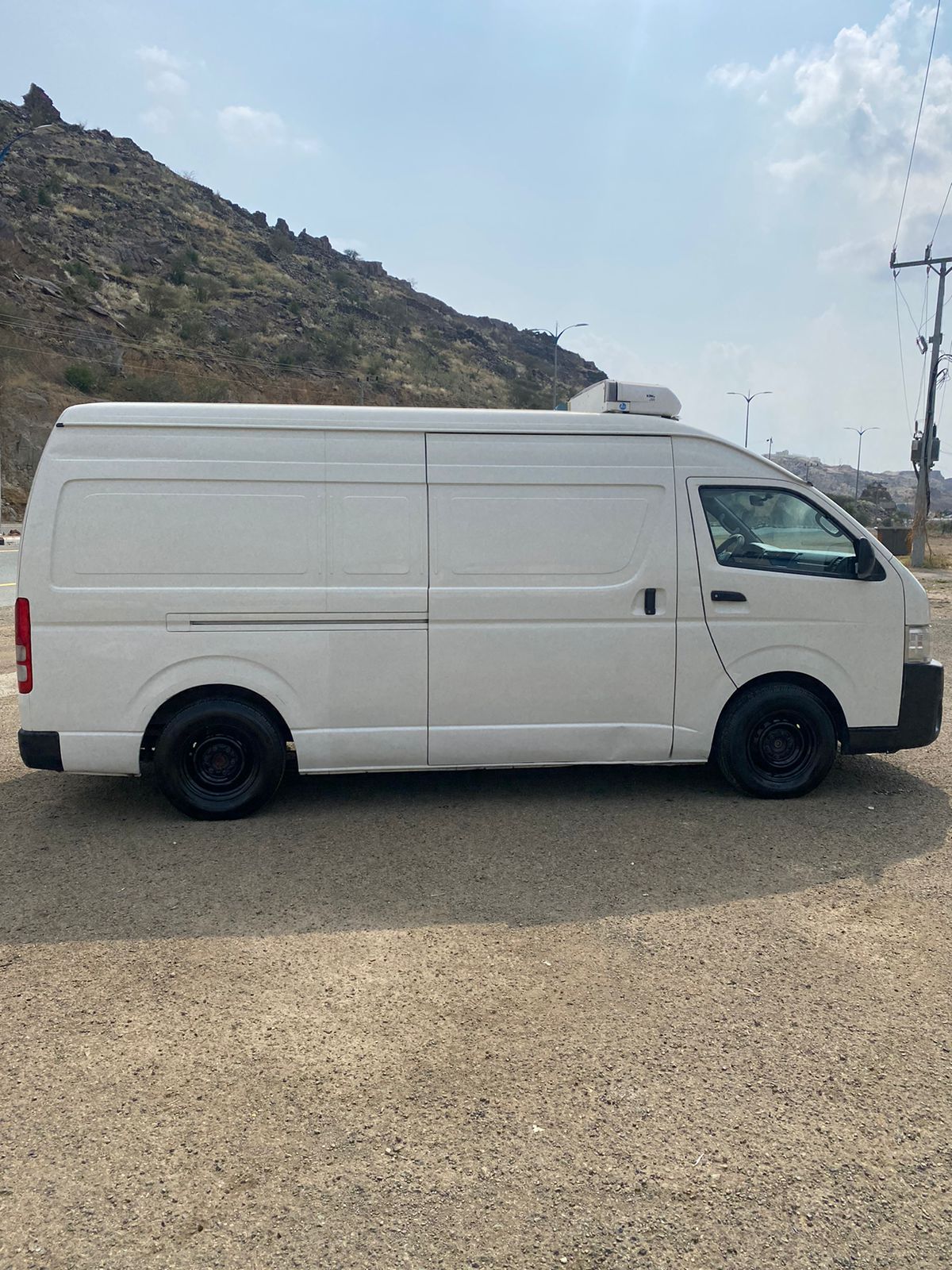 باص تبريد للإيجار بالمشوار بالسواق