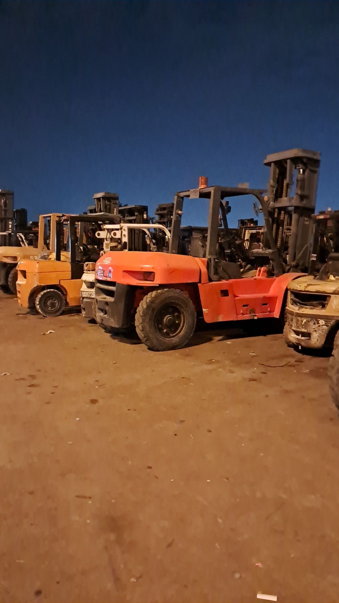 رافعه شوكيه للإيجار