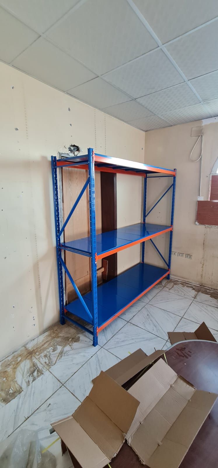 رفوف ودواليب مستودعات