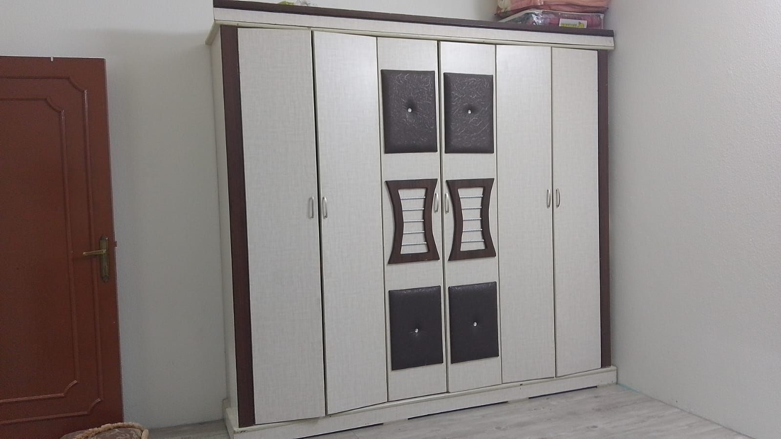 دواليب ملابس نضيفه شبه الجديد بأسعار مناسبة