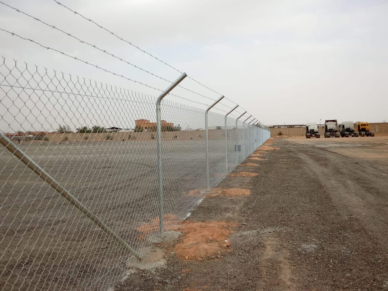 مقاول شبوك وسياج امنيه وإنشاء مستودعات ومضلات