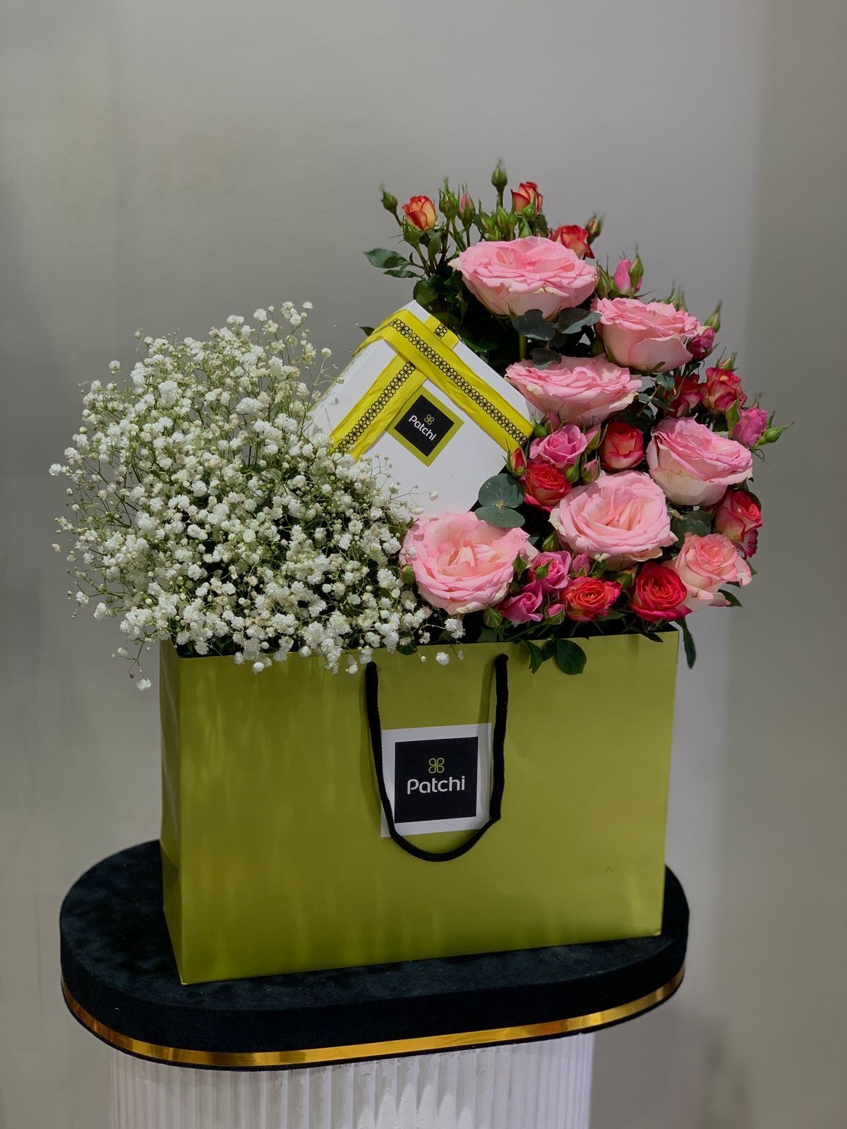 منسق ومعلم ورود وتغليف هدايا 0564086035