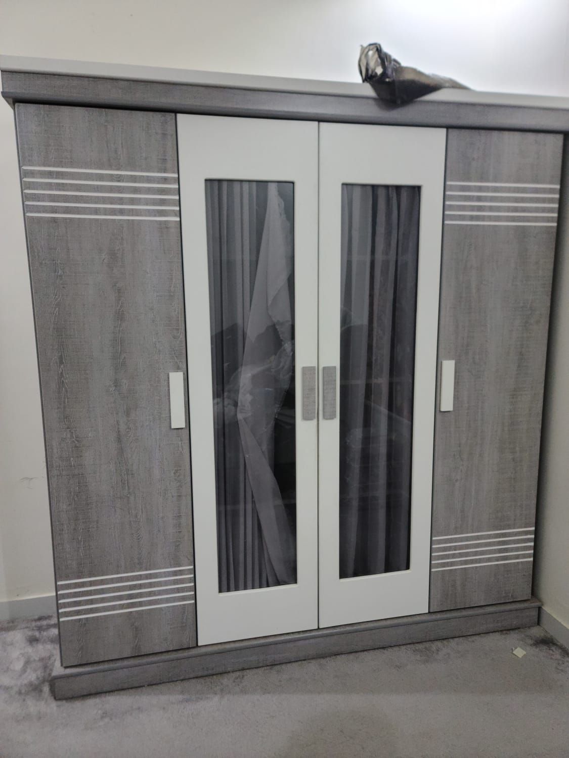 دواليب ملابس نضيفه شبه الجديد بأسعار مناسبة