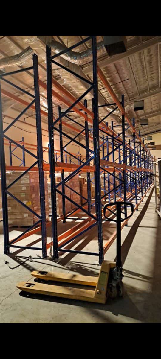 رفوف وارفف مخازن ومستودعات بيع وشراء جميع انواع ال