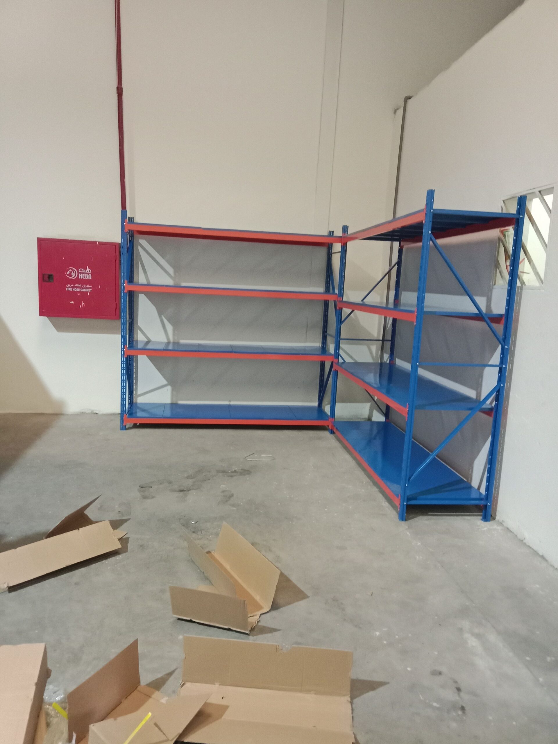 رفوف تخزين مستودعات وبقاله