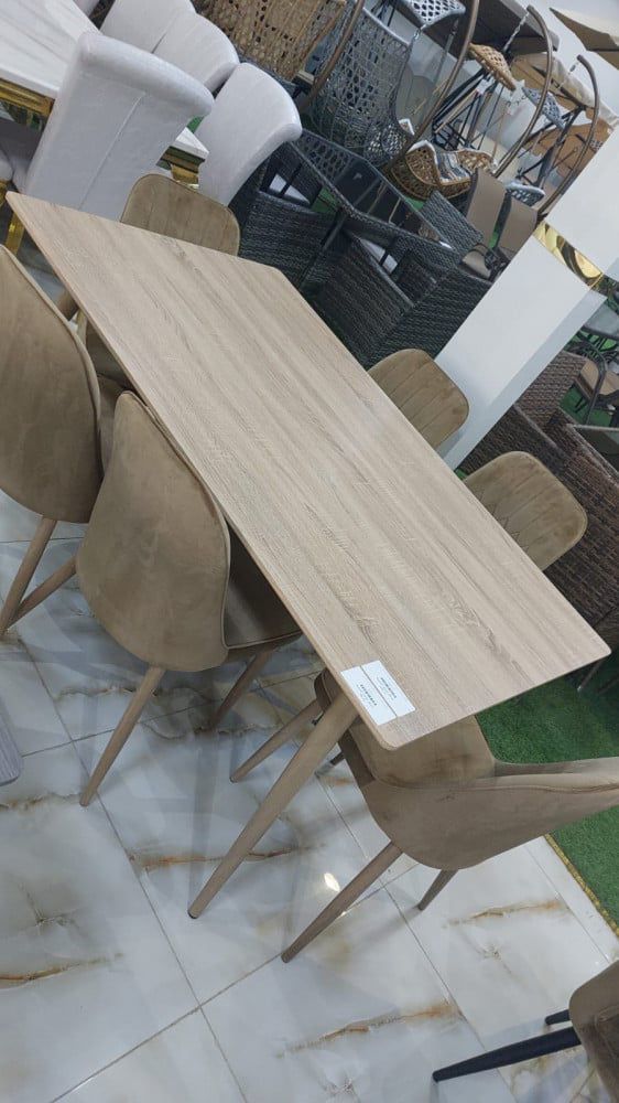 طاوله طعام و٦ كراسي