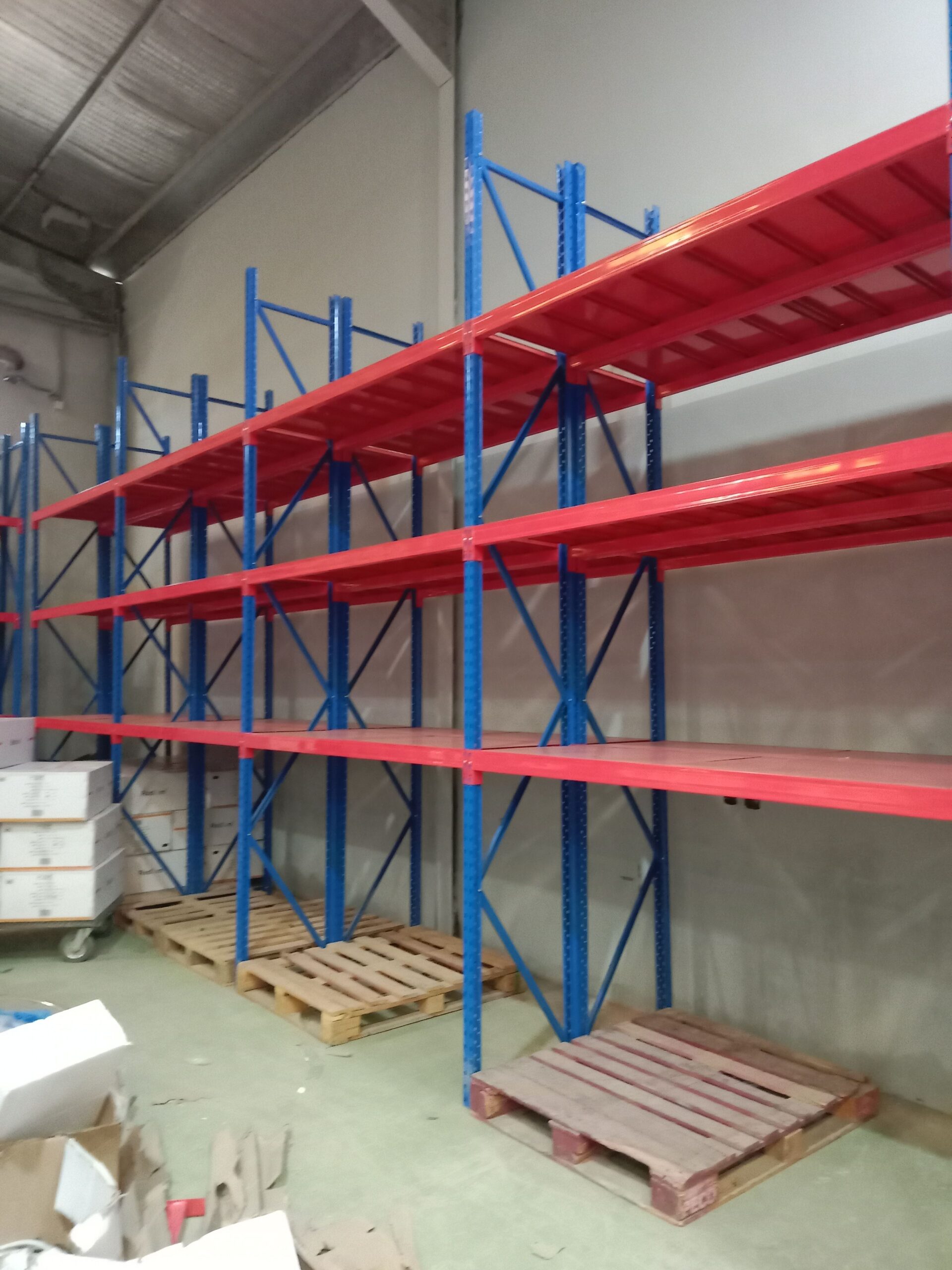 رفوف مستودع اوبقاله جميع انواع الرفوف