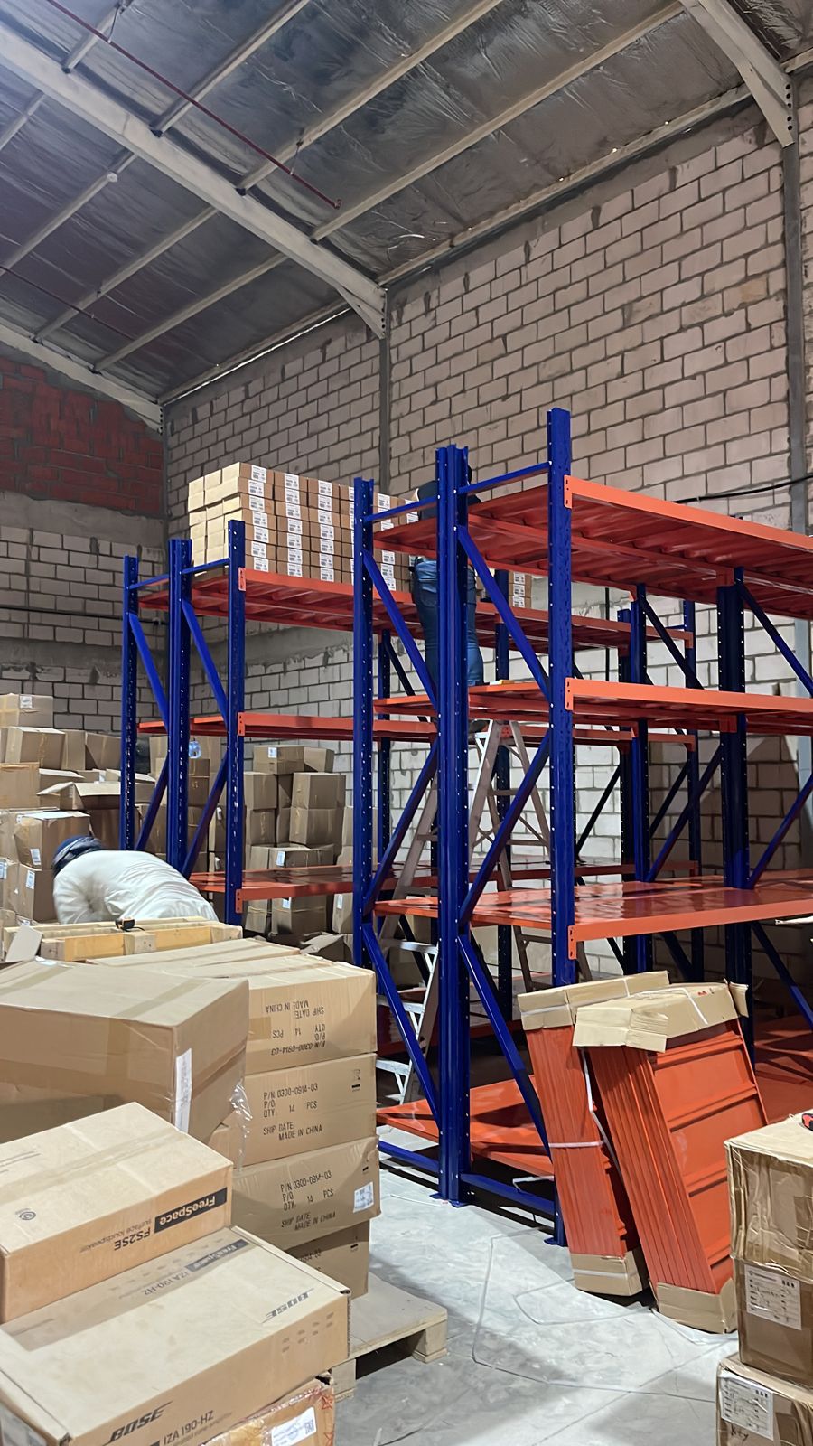 رفوف وارفف مخازن ومستودعات بيع وشراء جميع انواع ال