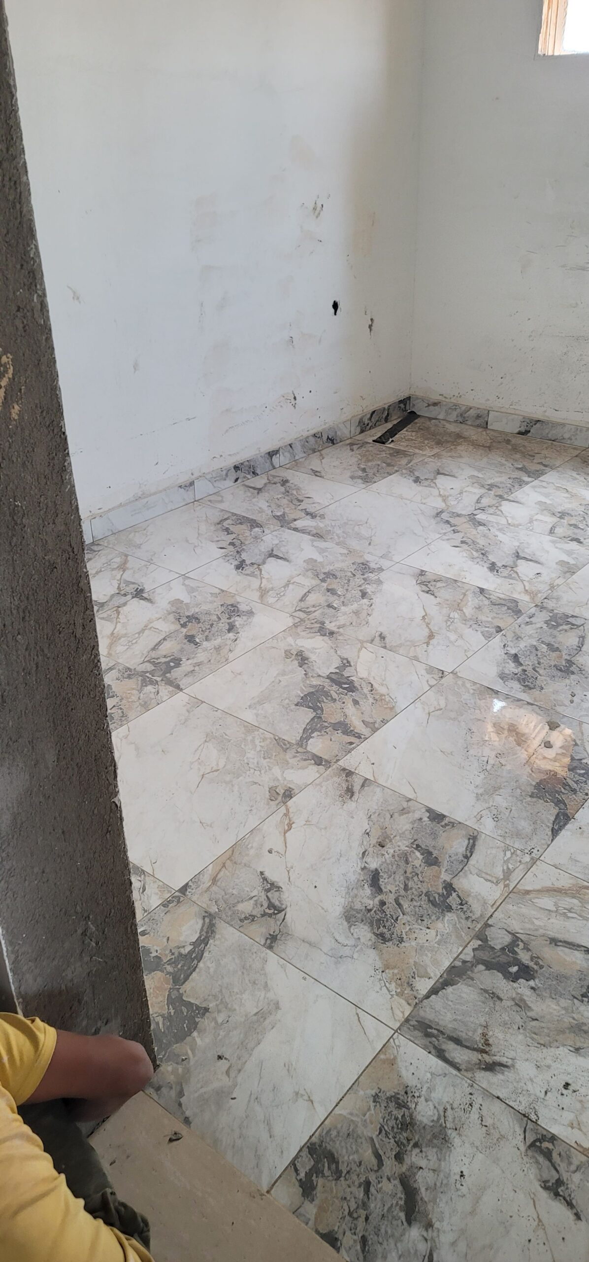 مبلط معلم بلاط سيرميك بورسلان