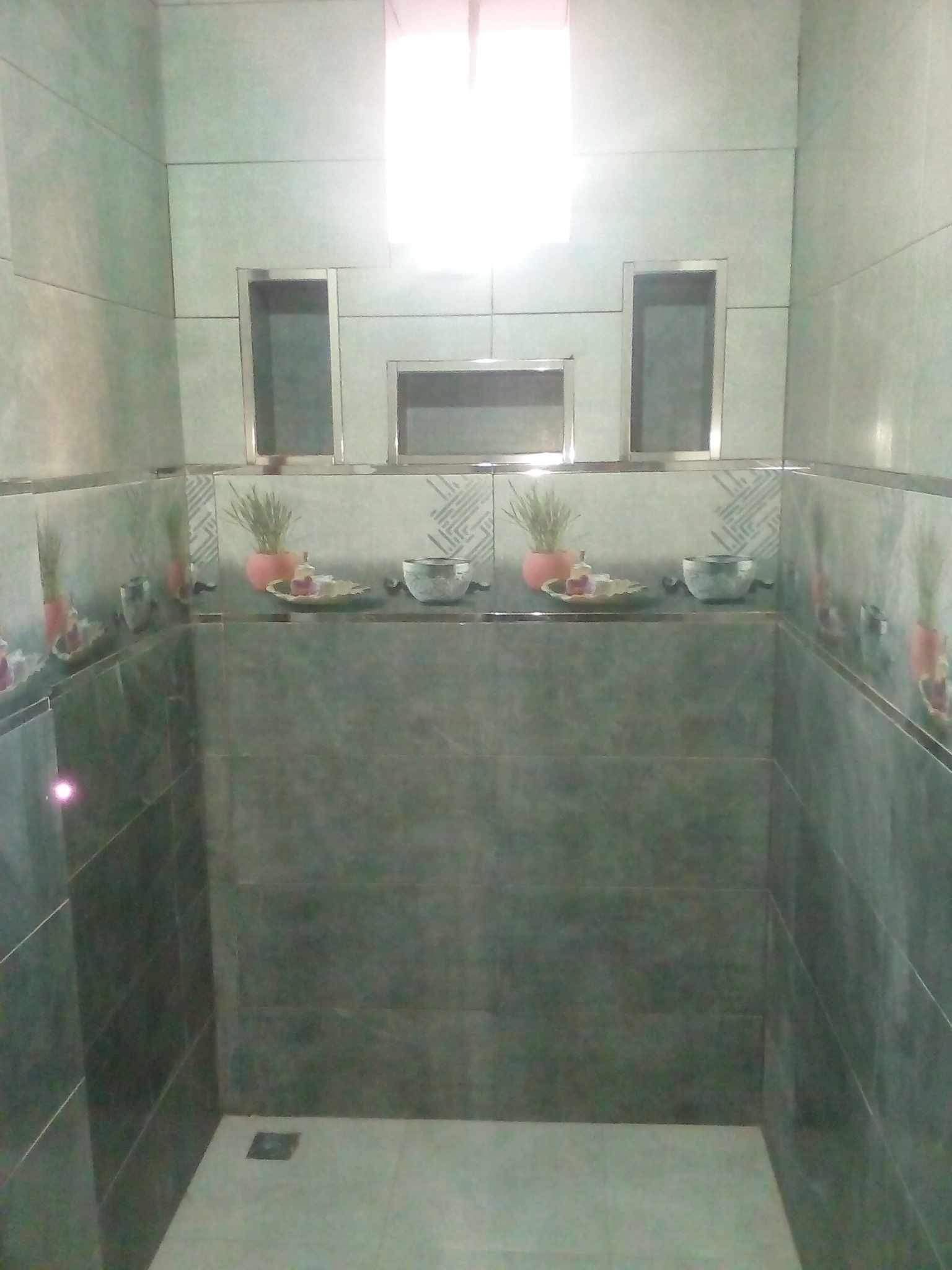 النسيم الغرب والشرق