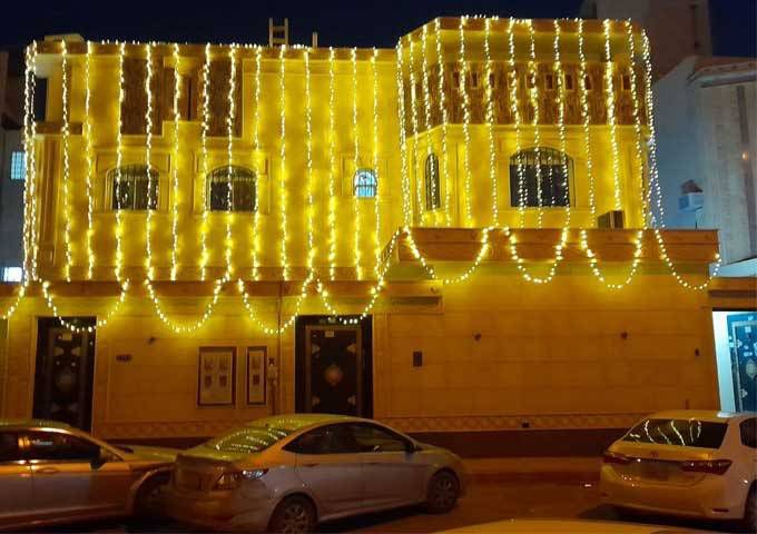 معلم كهرباء وتصليح جميع الاجهزه الكهربائيه ومعلم د