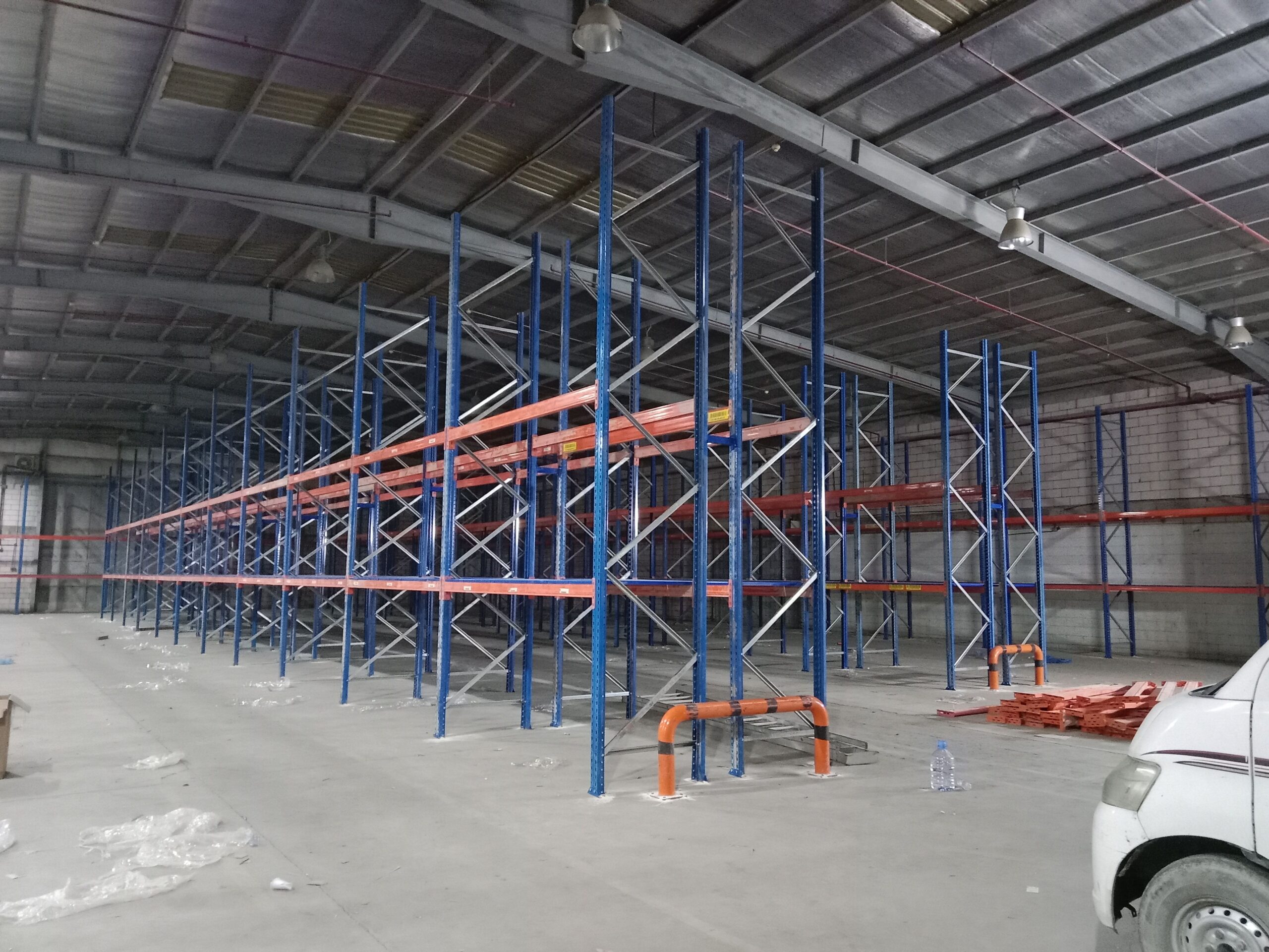 رفوف تخزين مستودعات وبقاله