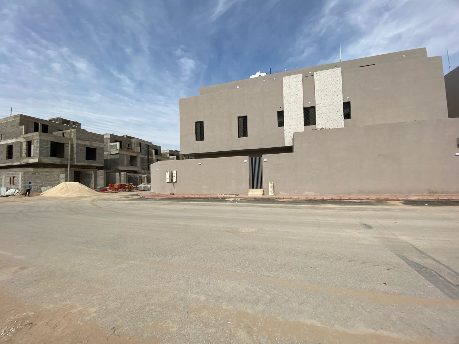 دور ارضي جديد للإيجار الشهري /3500