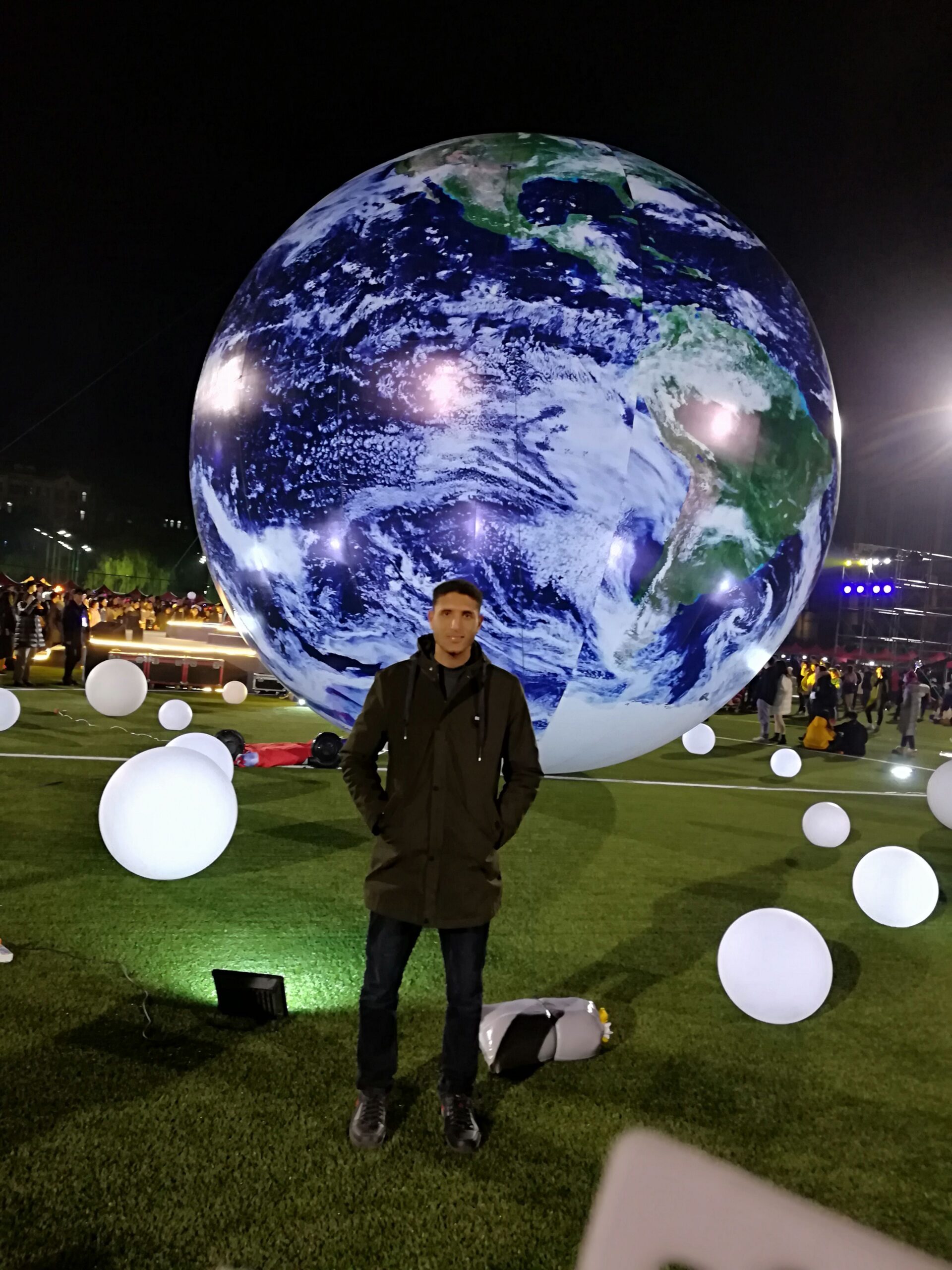 معلم بيولوجي وساينس ممنهج بريطاني وأمريكي