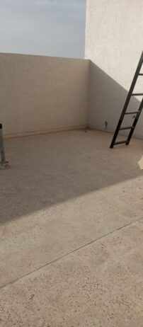 شقه للايجار 3غرف جديدة ب1800