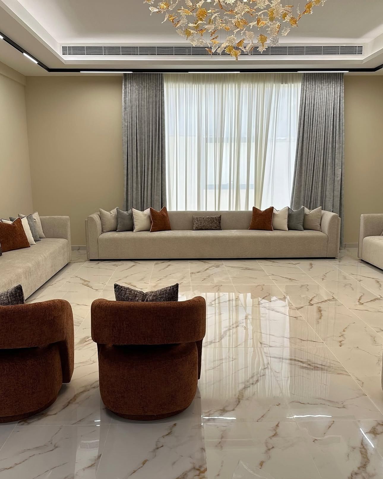 تفصيل كنب وجلسات عربيه ومغربيه وستاير ويفي حسب الط