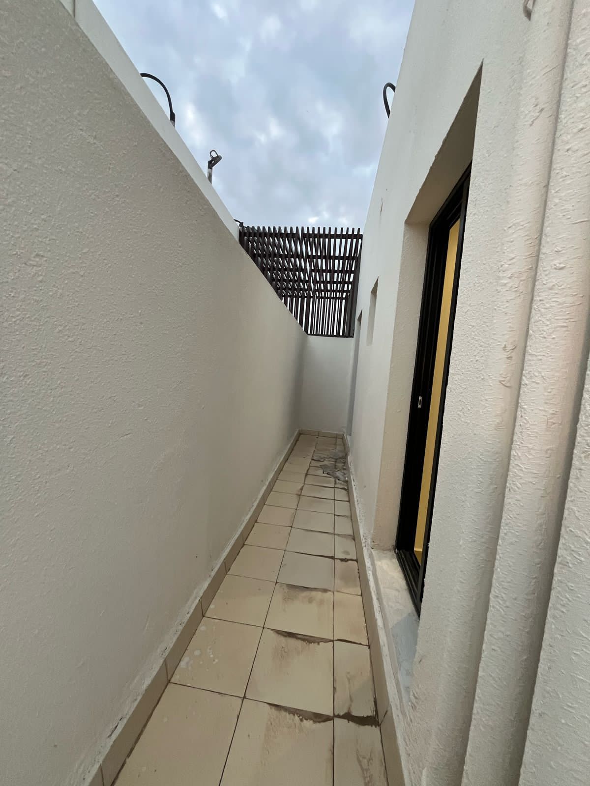 شقه للايجار جديدة نظام دبلكس في حي الحزم